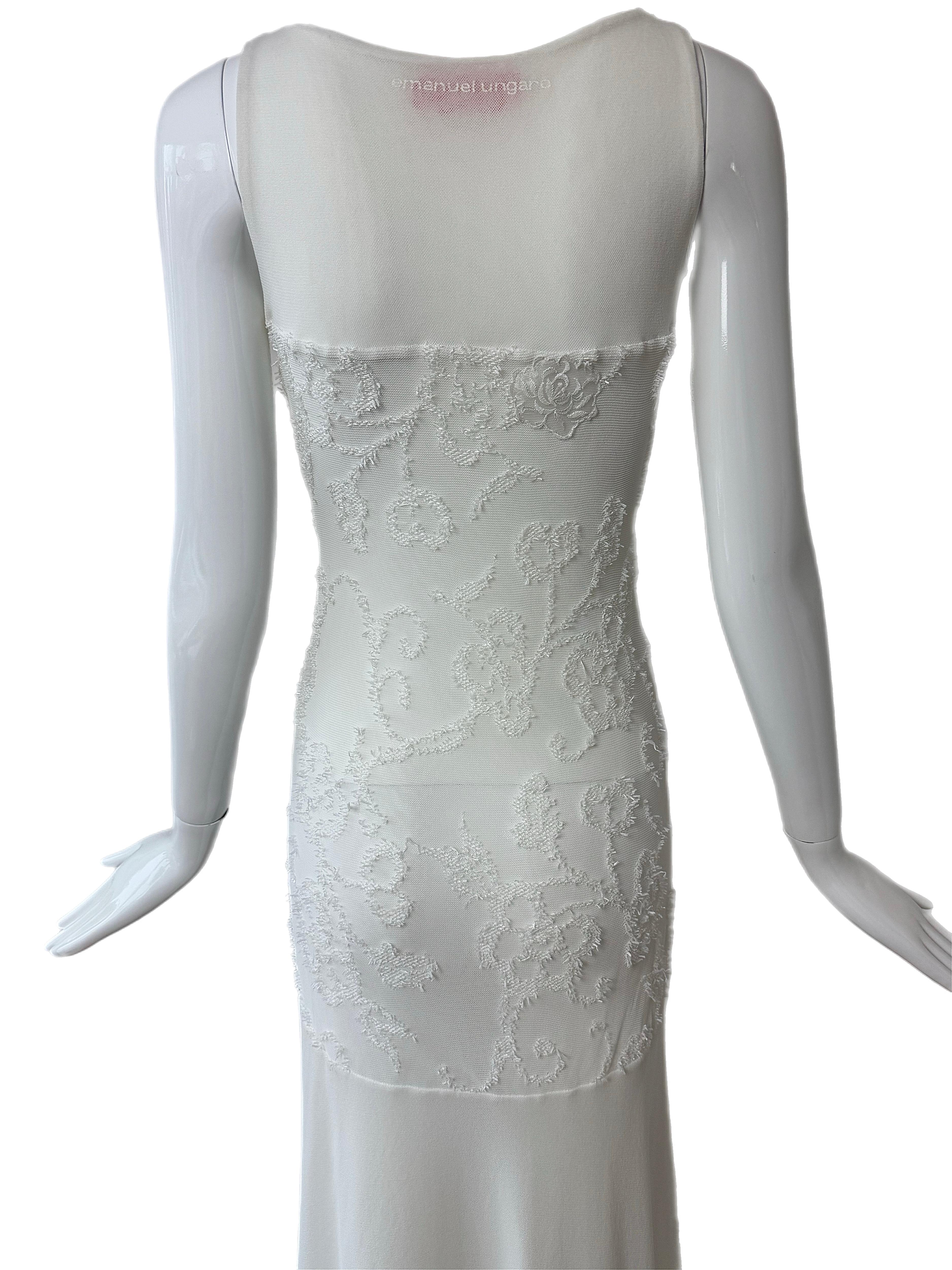EMANUEL UNGARO Vintage 3D Floral Design Weißes langes Maxikleid mit Blumenmuster im Zustand „Hervorragend�“ im Angebot in Leonardo, NJ