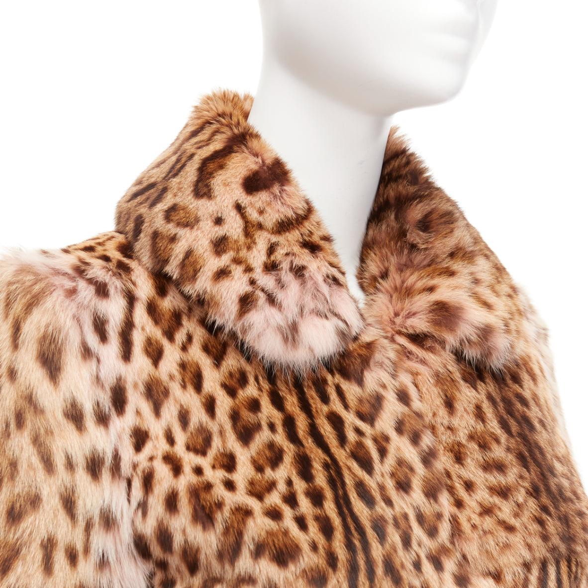 EMANUEL UNGARO Vintage genuine fur leopard print patchwork long coat FR36 S
Reference: NKLL/A00135
Brand: Emanuel Ungaro
Material: Fur
Color: Brown, Pink
Pattern: Animal Print
Closure: Hook & Bar
Lining: Pink Silk
Extra Details: Pink dye on