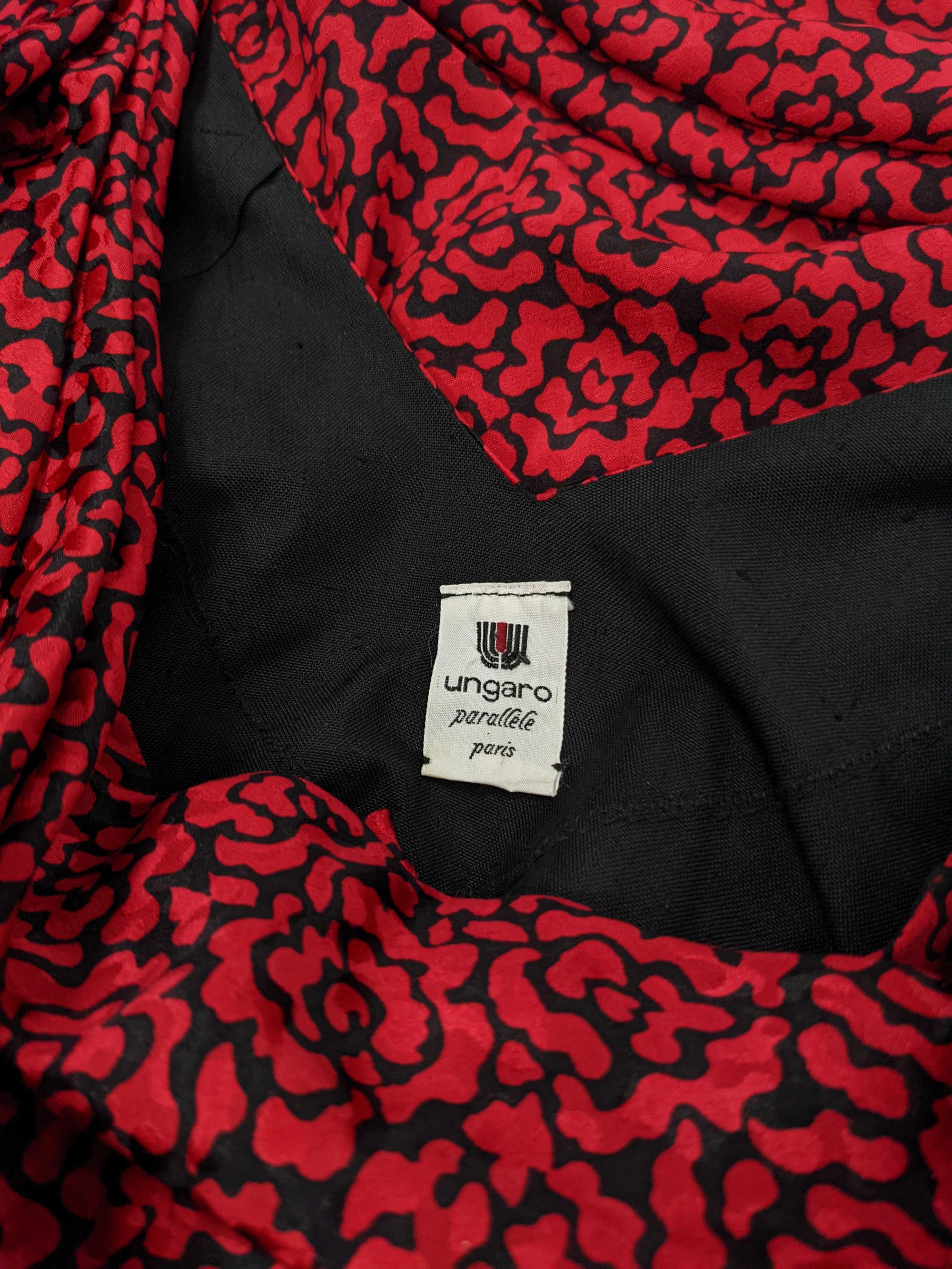 Emanuel Ungaro Vintage Red & Black Draped Ruched Silk Party Evening Dress, 1980s For Sale 4