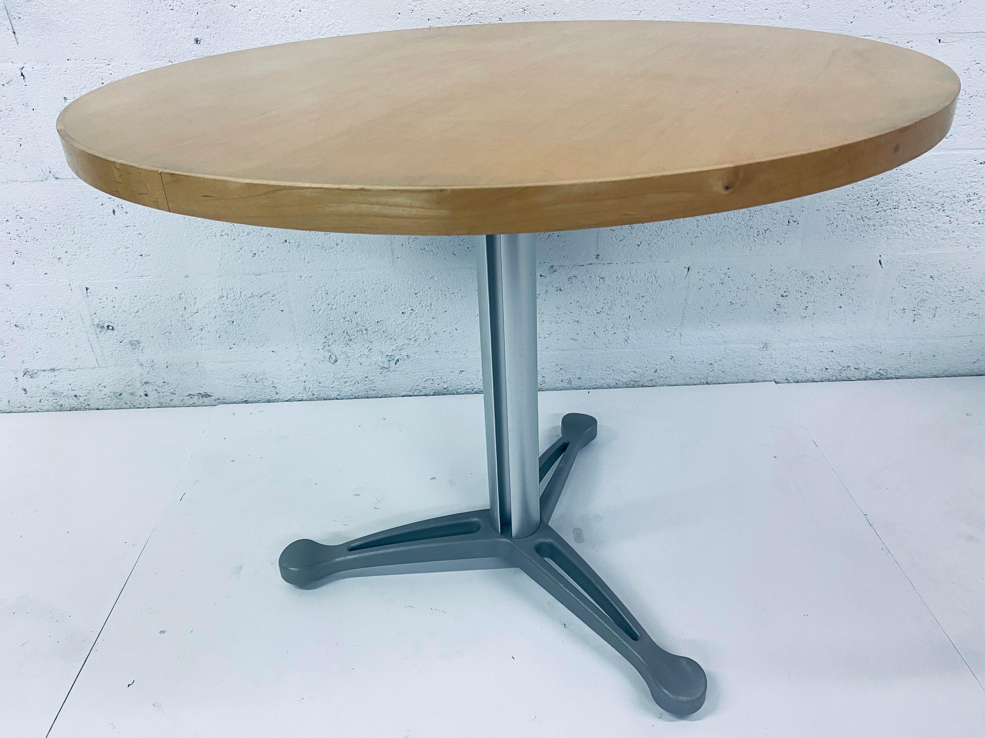 Emanuela Frattini “Propeller” Table for Knoll In Good Condition For Sale In Miami, FL