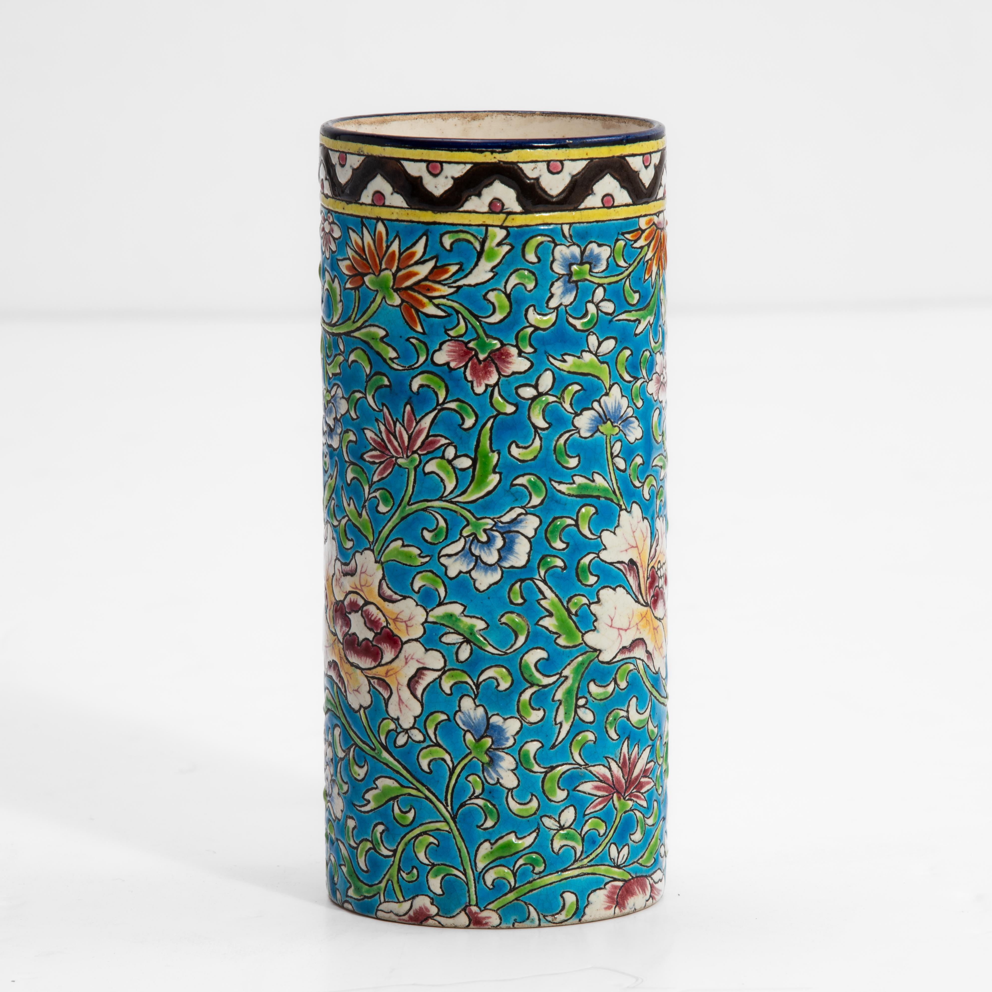 Emaux De Longwy Zylinder Vase Floral Cloisonne Dekoration 1920er Jahre Frankreich markiert im Zustand „Gut“ im Angebot in Forest Grove, PA