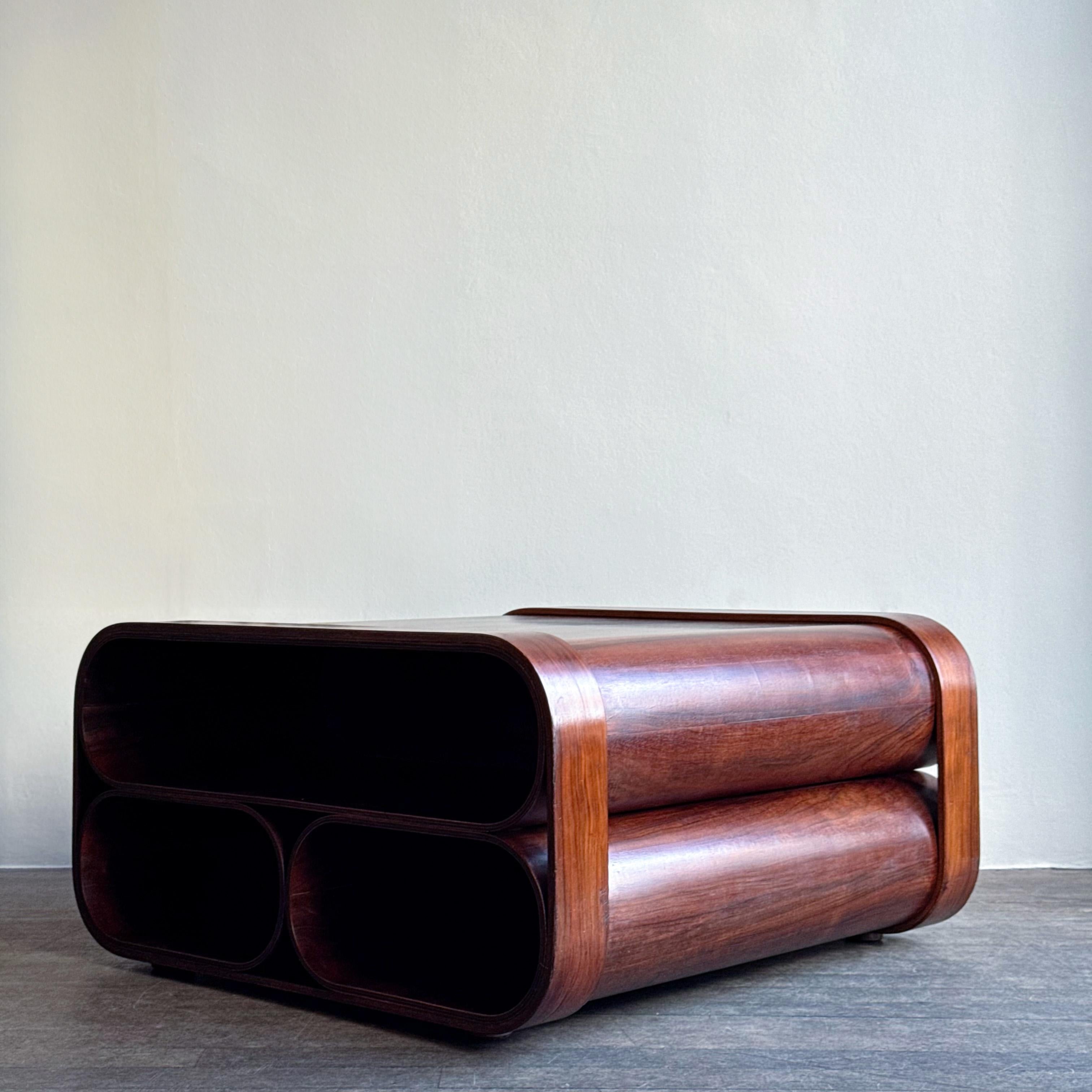 Tchèque Table basse Embassy Jan Bočan 1970 en vente