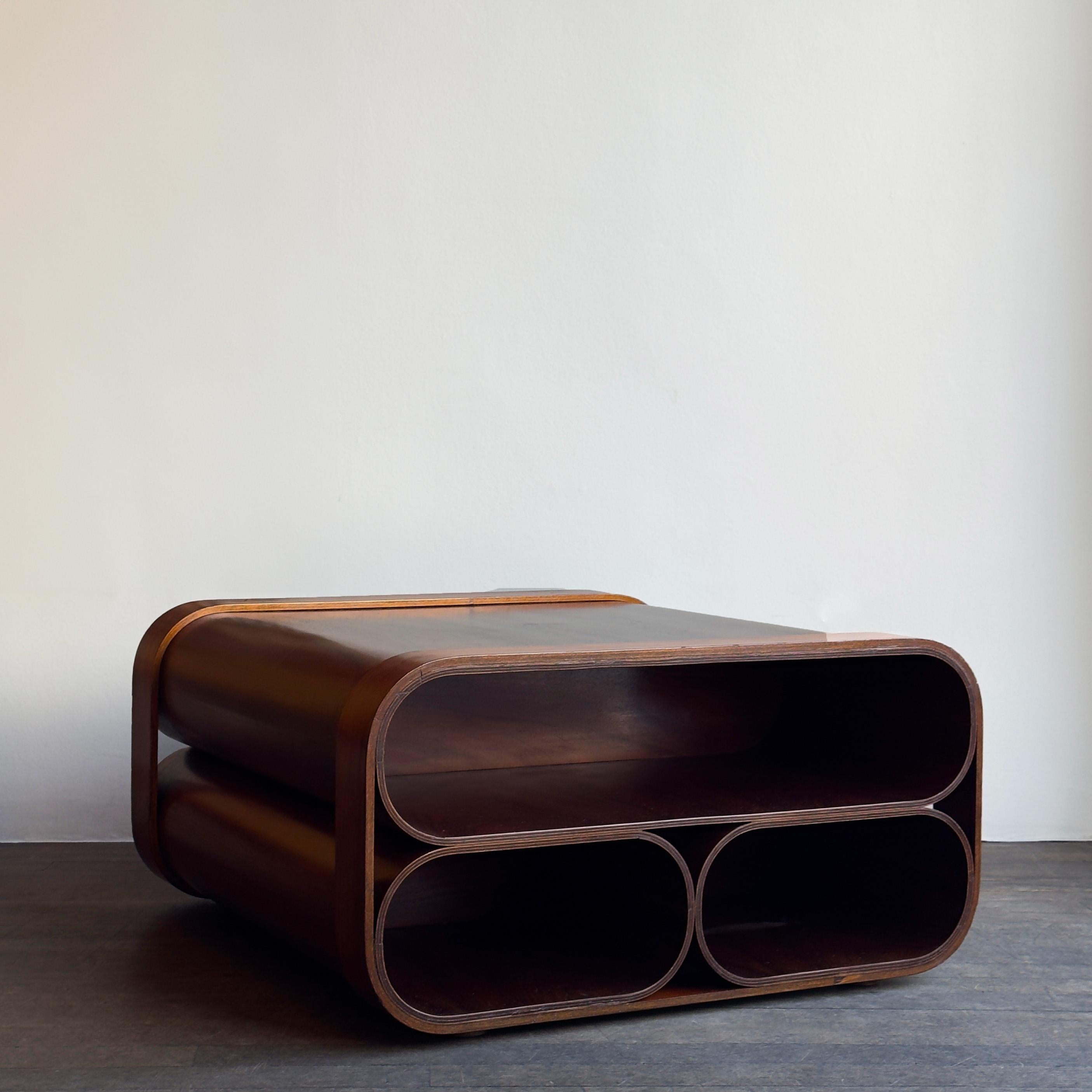 Table basse Embassy Jan Bočan 1970 en vente 2