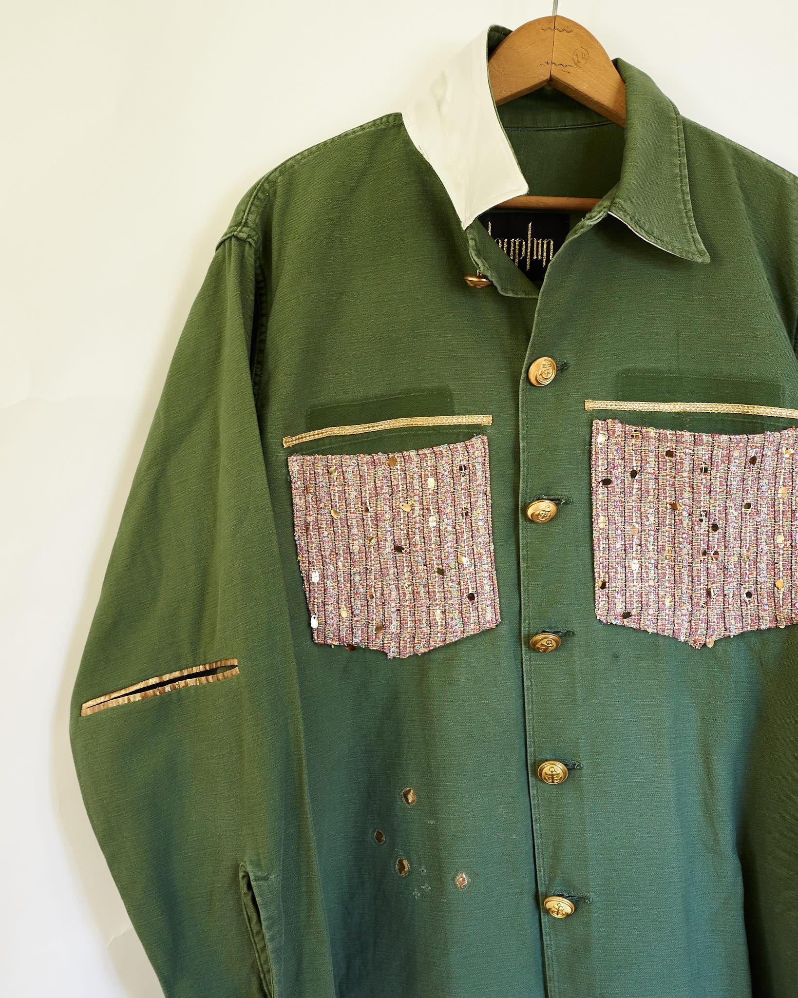 Jacket Green Pink Sequin Tweed Original Military Oversize Embellished J Dauphin

Repurposed and Embellished Vintage Green Us Military Jacket with  Vintage Designer Pink Sequin Tweed Pockets, White Silk Collar,  Gold Silk Reinforced Open Elbows,