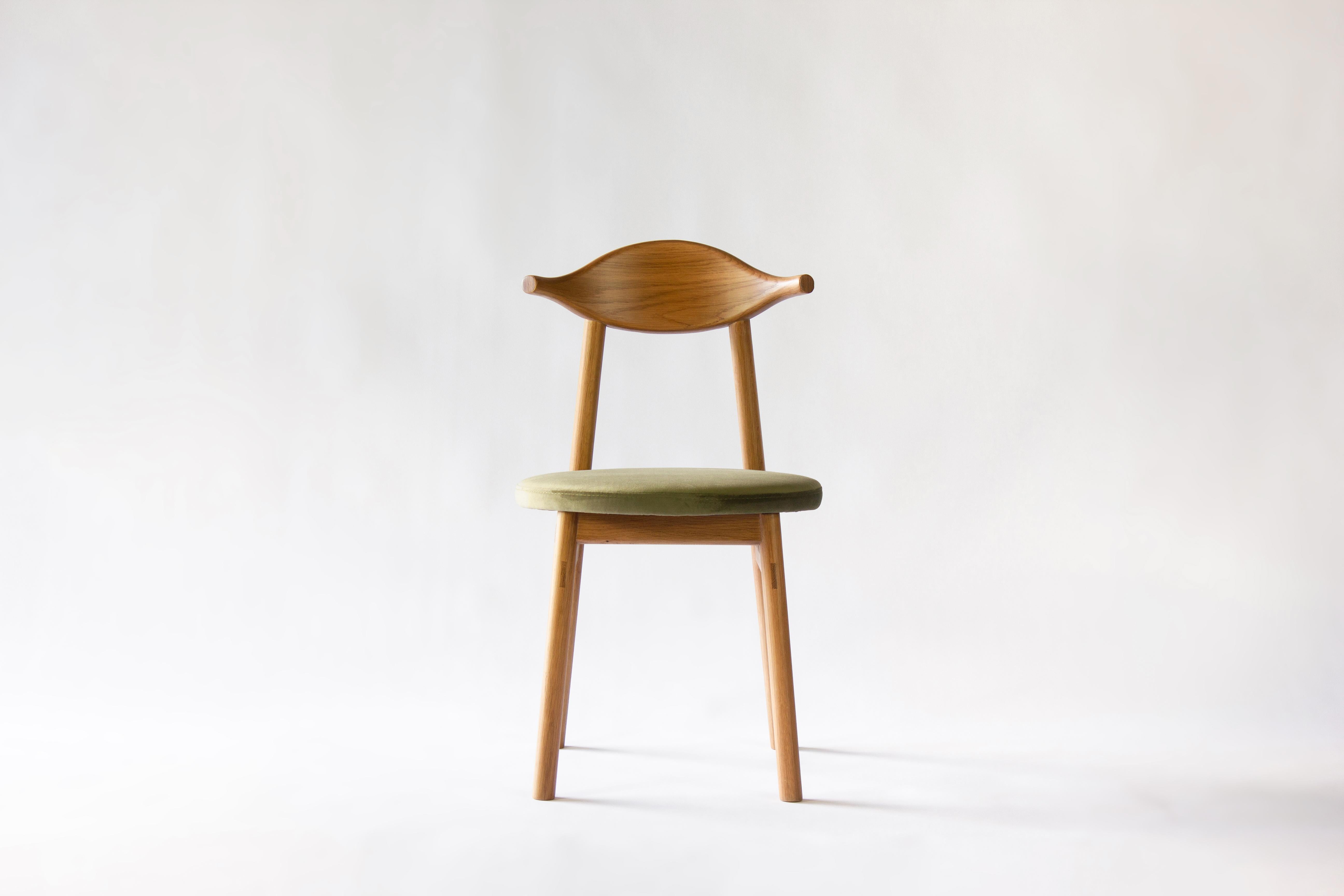 Menuiserie Chaise Ember de Sun at Six, Sienne et Forest, chaise de style mi-siècle en chêne en vente