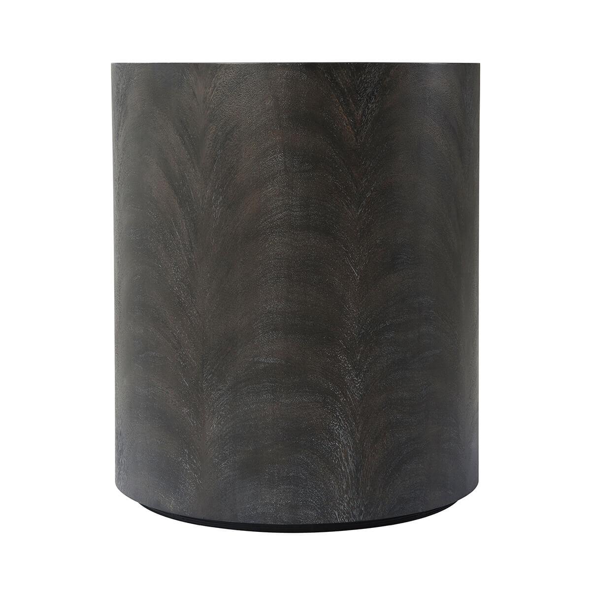 Table d'appoint Cylindre moderne, une table d'appoint de forme cylindrique en placage Cerejeira tourbillonnant. 
Dimensions : 20