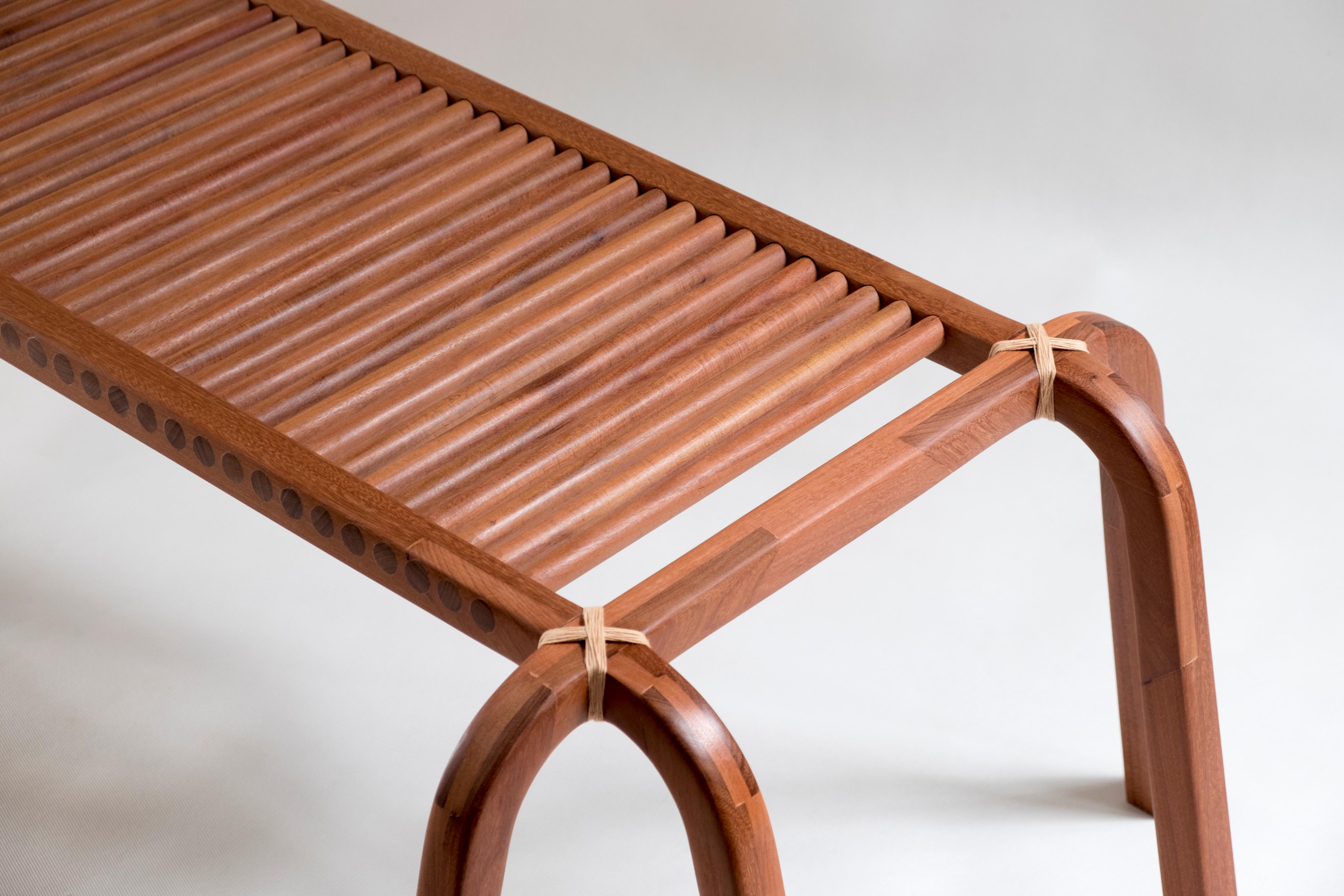 Embira Bench: made in Brazil with pink jequitba wood and natural dyed yarns In New Condition For Sale In Jundiaí, SP
