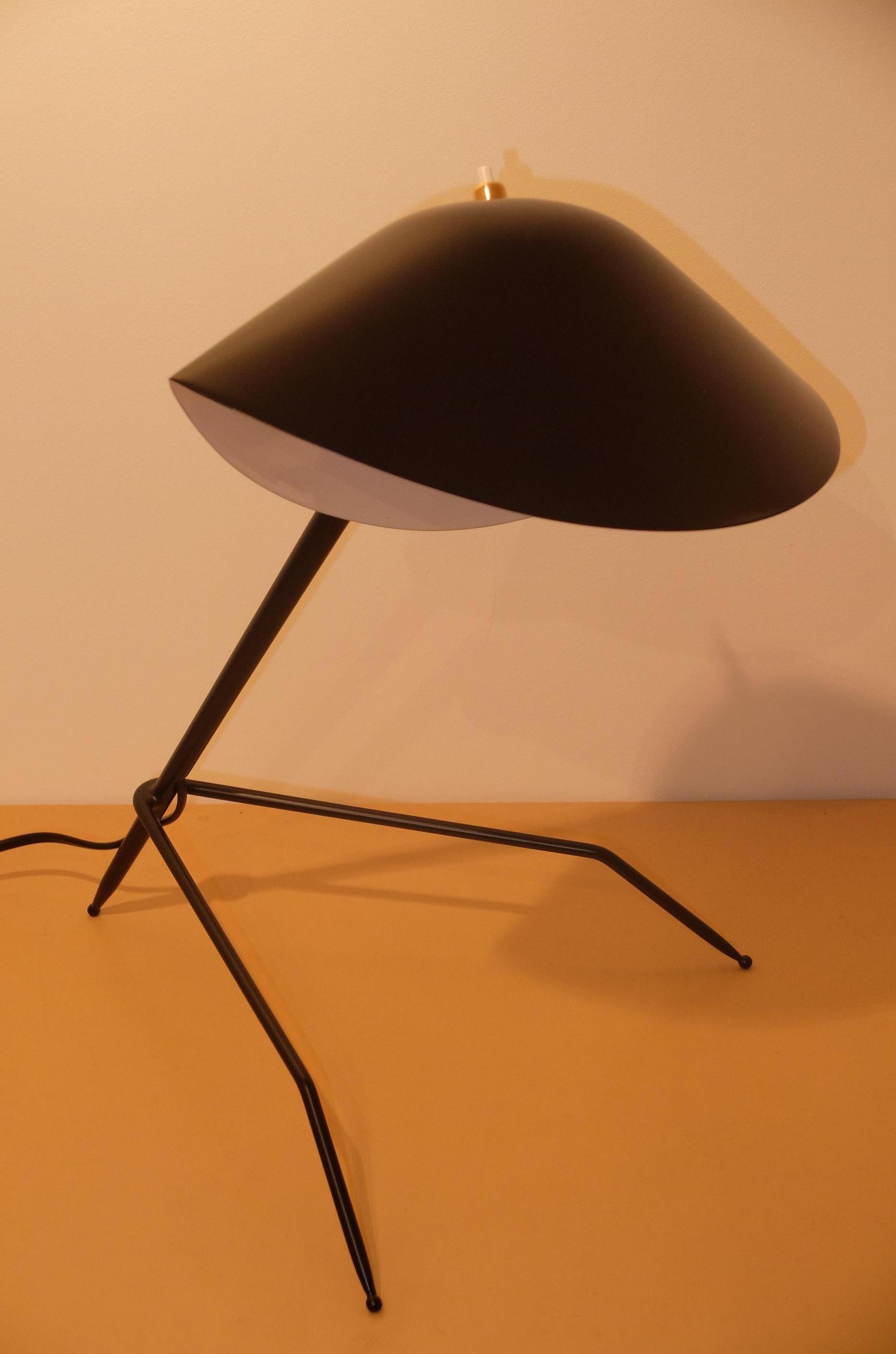 Emblamatic Serge Mouille Tripod Desk Lamp Table Lamp In New Condition For Sale In London, GB