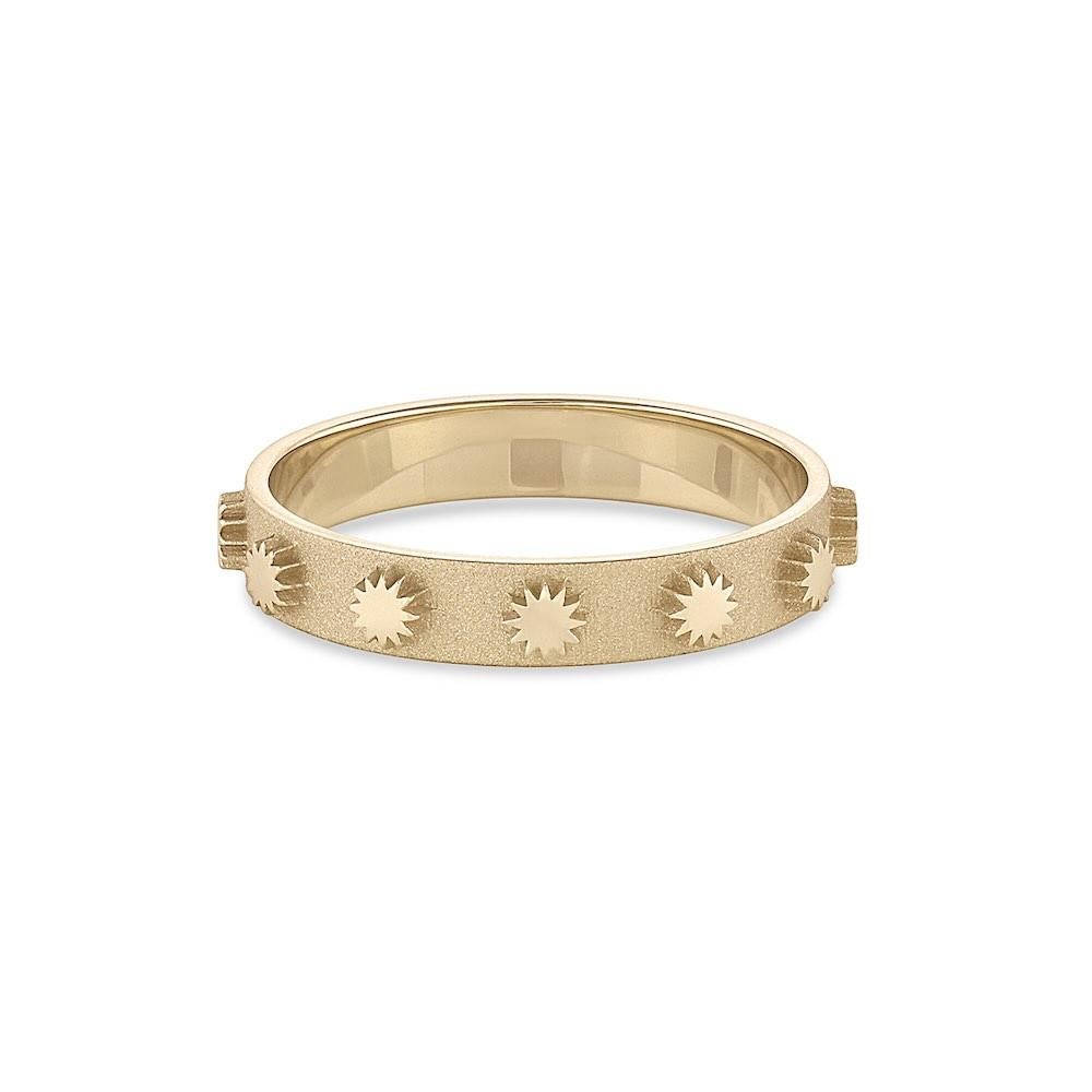 En venta: Media vitola EMBLM - Oro amarillo macizo de 14 quilates, detalle de estrella, con textura  5