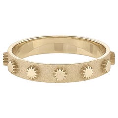 Media vitola EMBLM - Oro amarillo macizo de 14 quilates, detalle de estrella, con textura