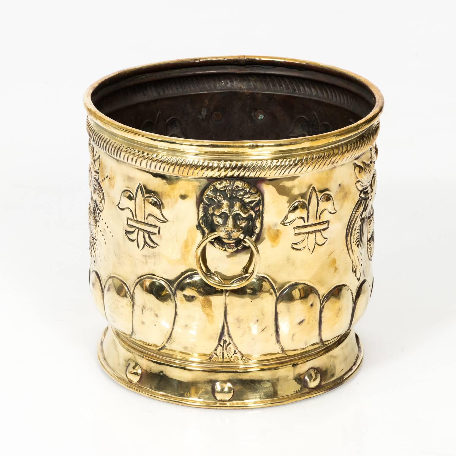 Embossed Brass Planter, circa 1870 In Good Condition In Stamford, CT