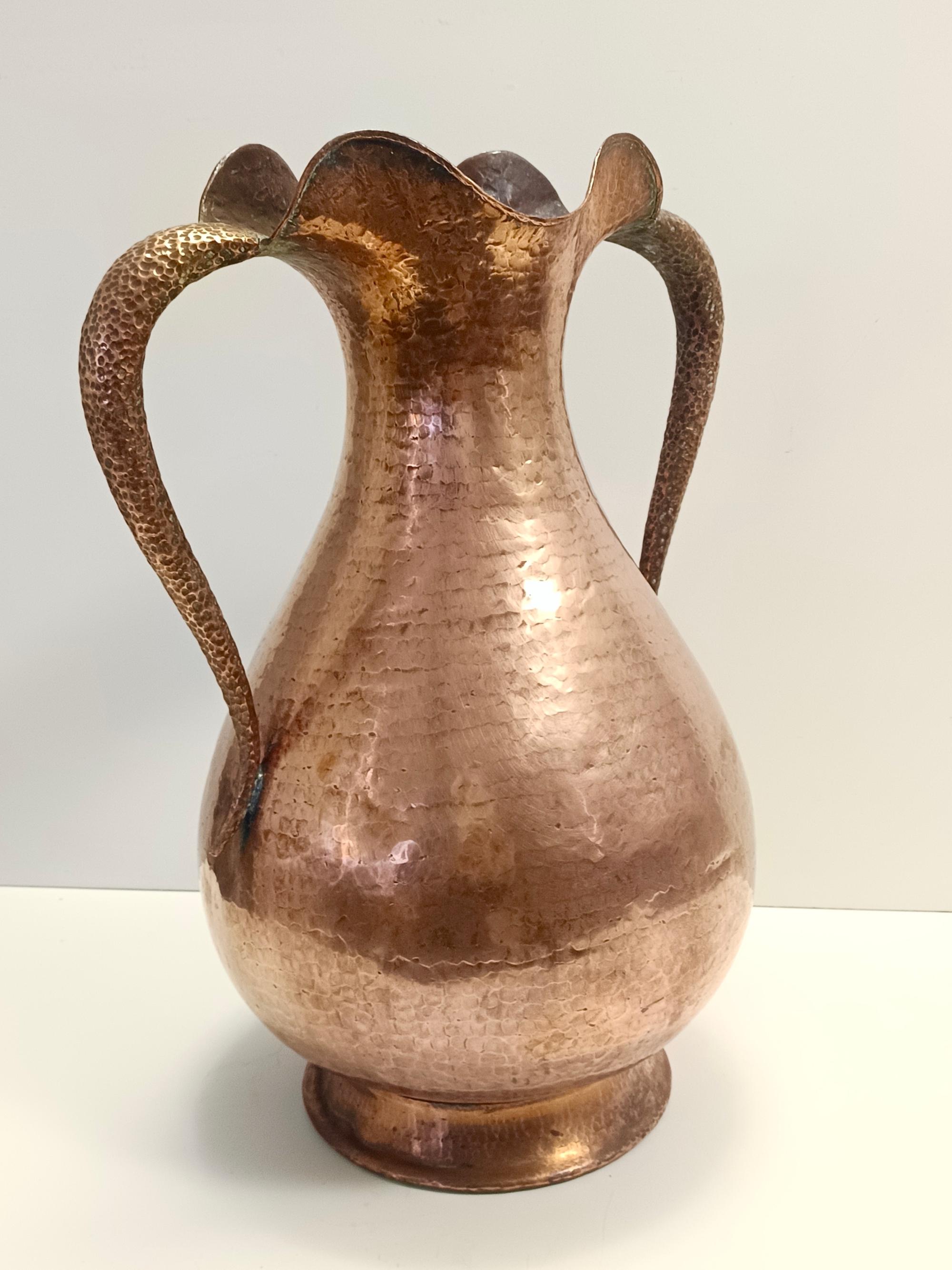 Goffrato Vaso / portaombrelli in rame sbalzato di Egidio Casagrande, Italia in vendita