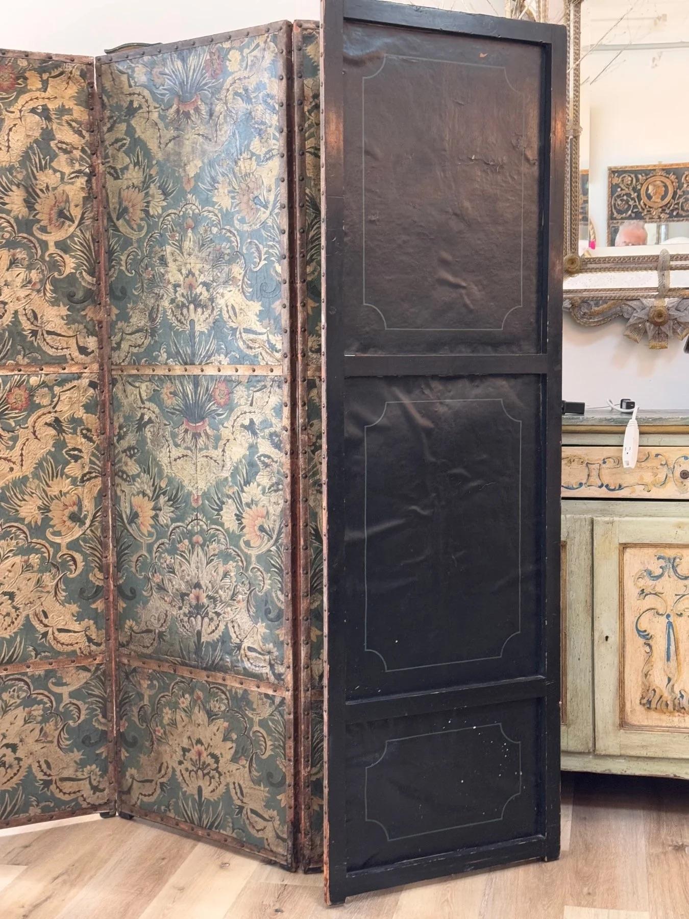 18th Century and Earlier Embossed Leather 4-Panel Screen, Pale Green and golds - 18th Century