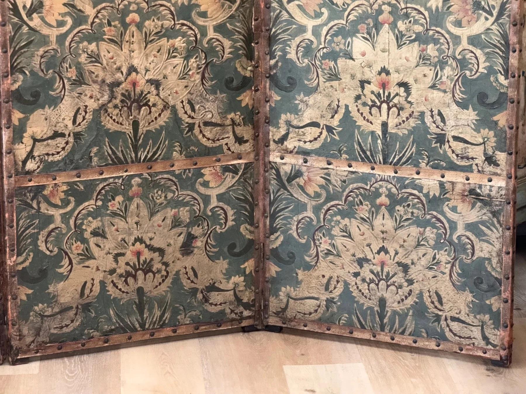 Embossed Leather 4-Panel Screen, Pale Green and golds - 18th Century 4