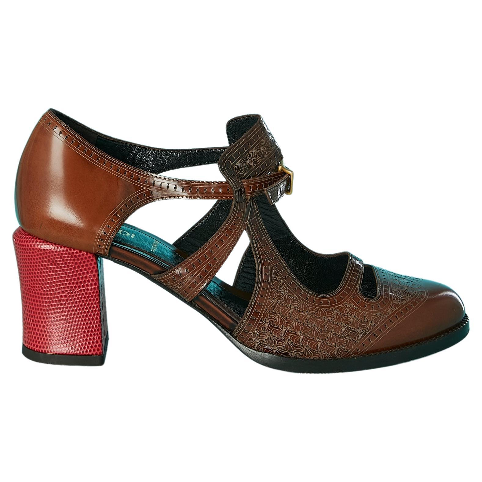 Embossed leather shoe with red heels and buckles Fendi  For Sale