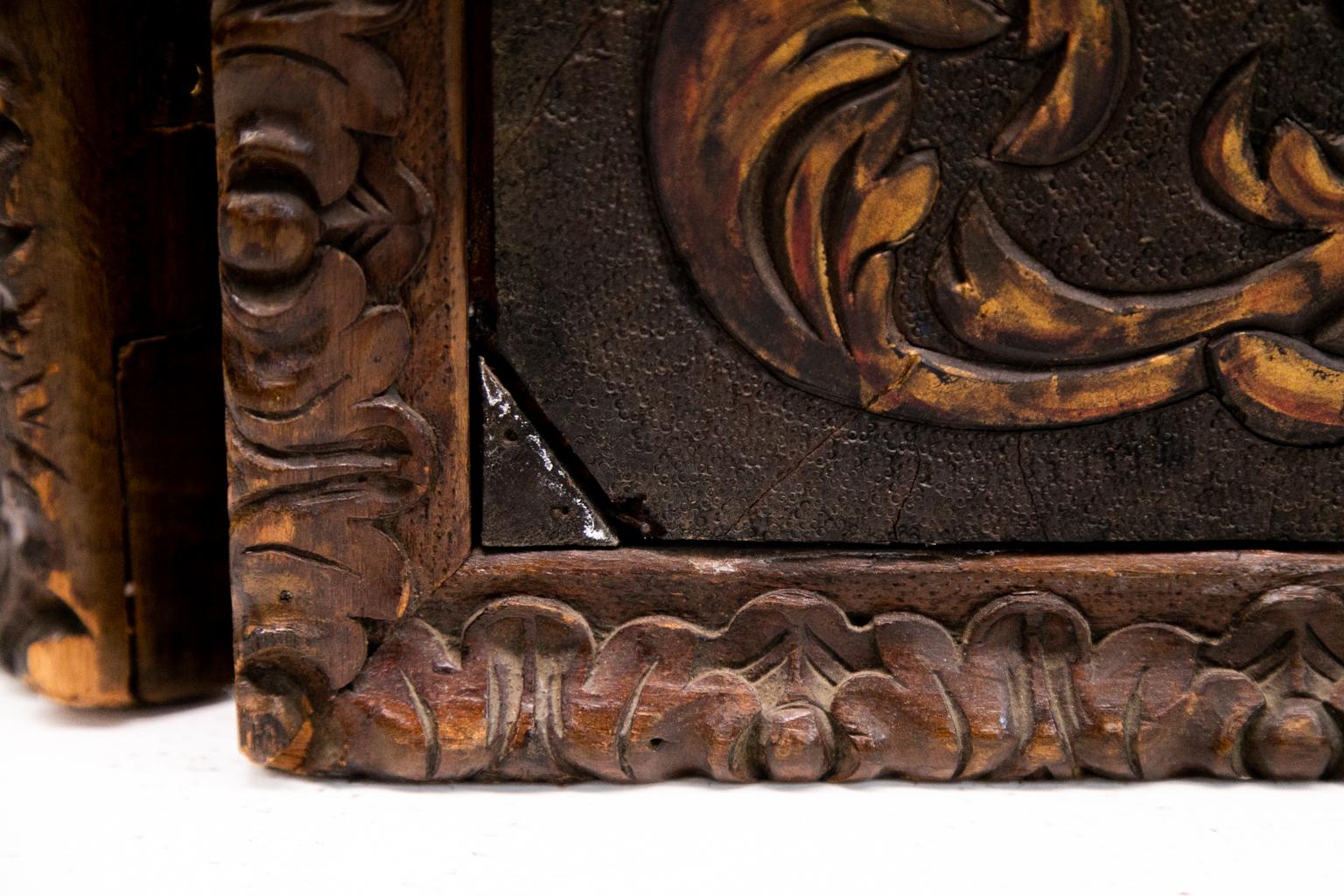 Embossed Leather Three-Panel Screen 8