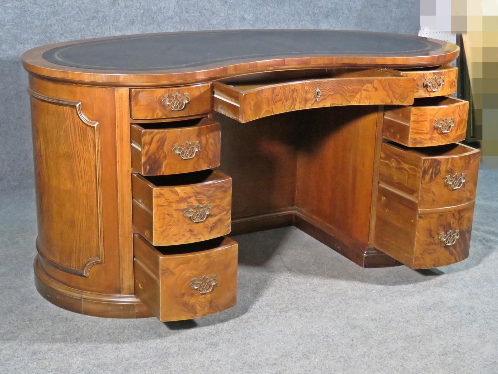 Embossed Leather Top Kidney Shaped Walnut Georgian Style Executive Desk  In Good Condition In Swedesboro, NJ