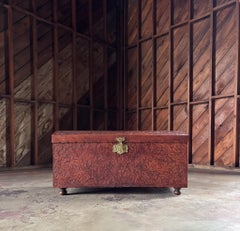 Baule in pelle goffrata, Spagna, XX secolo