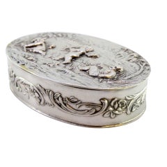 Embossed silver box for rosary with angels on the surround and on the hinged lid