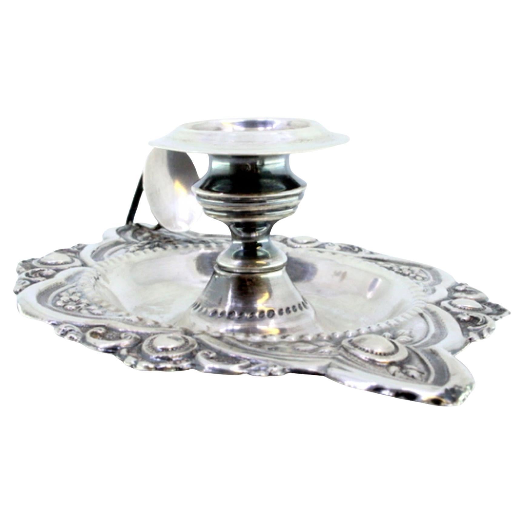 Embossed silver paddle with pearly frieze around the edge For Sale