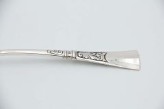 Embossed silver spatula for dessert service