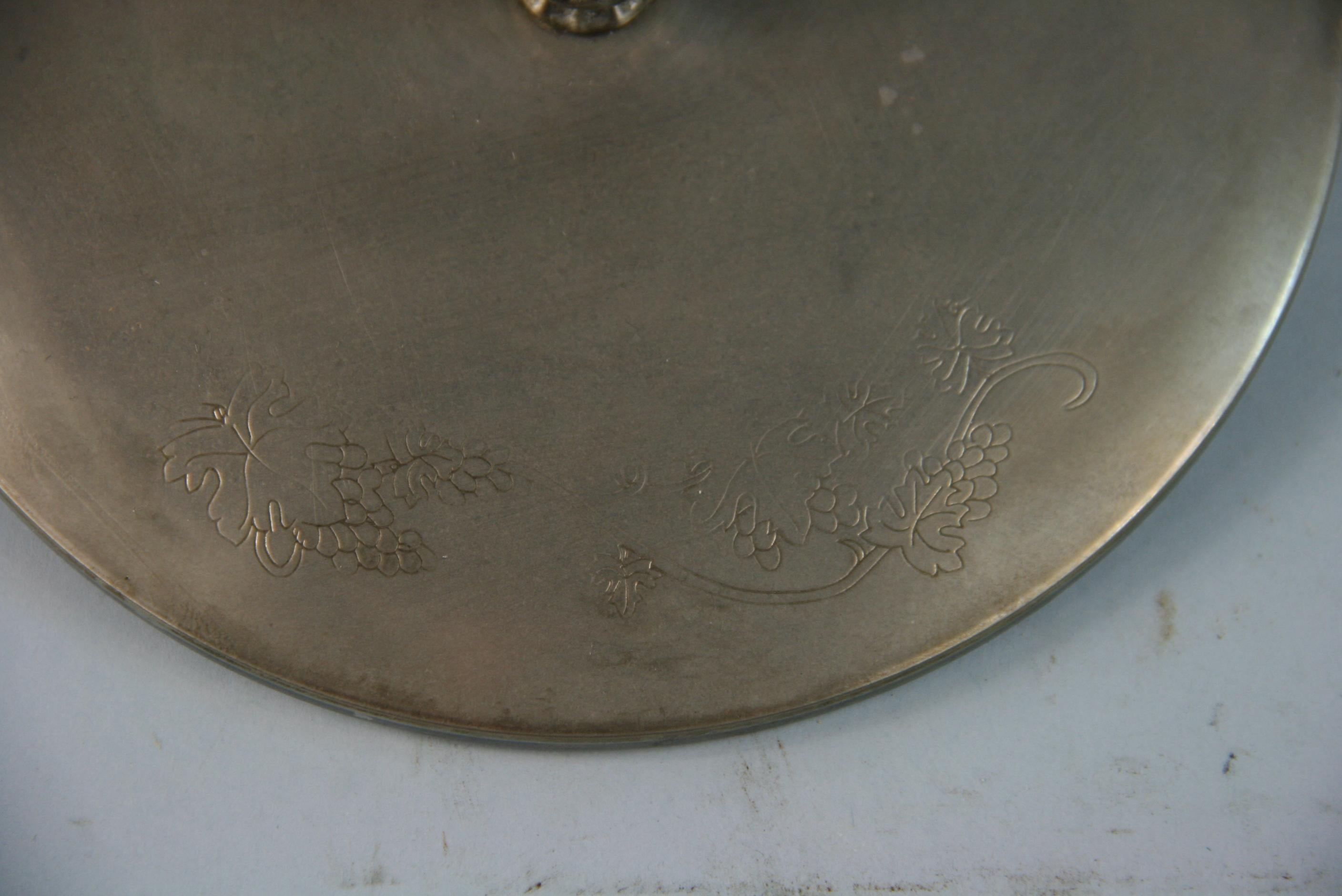 Embossed Vines and Grapes Ice Bucket For Sale 4
