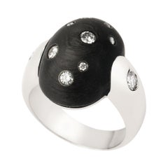 Embrace Collection, Gold Ring & Black Carbon Cabochon and Diamonds