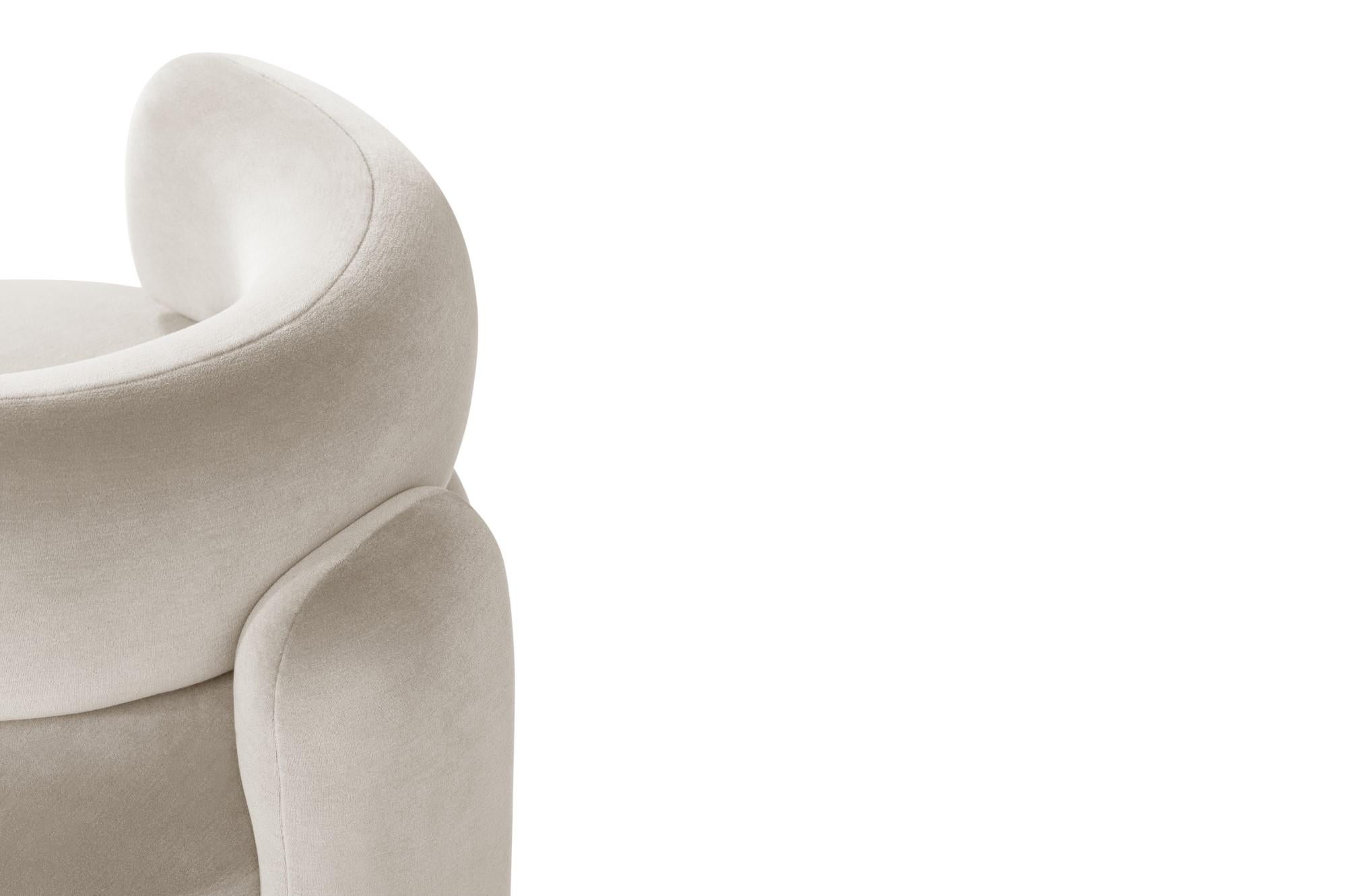 Embrace Gentle 223 Armchair by Royal Stranger In New Condition For Sale In Geneve, CH