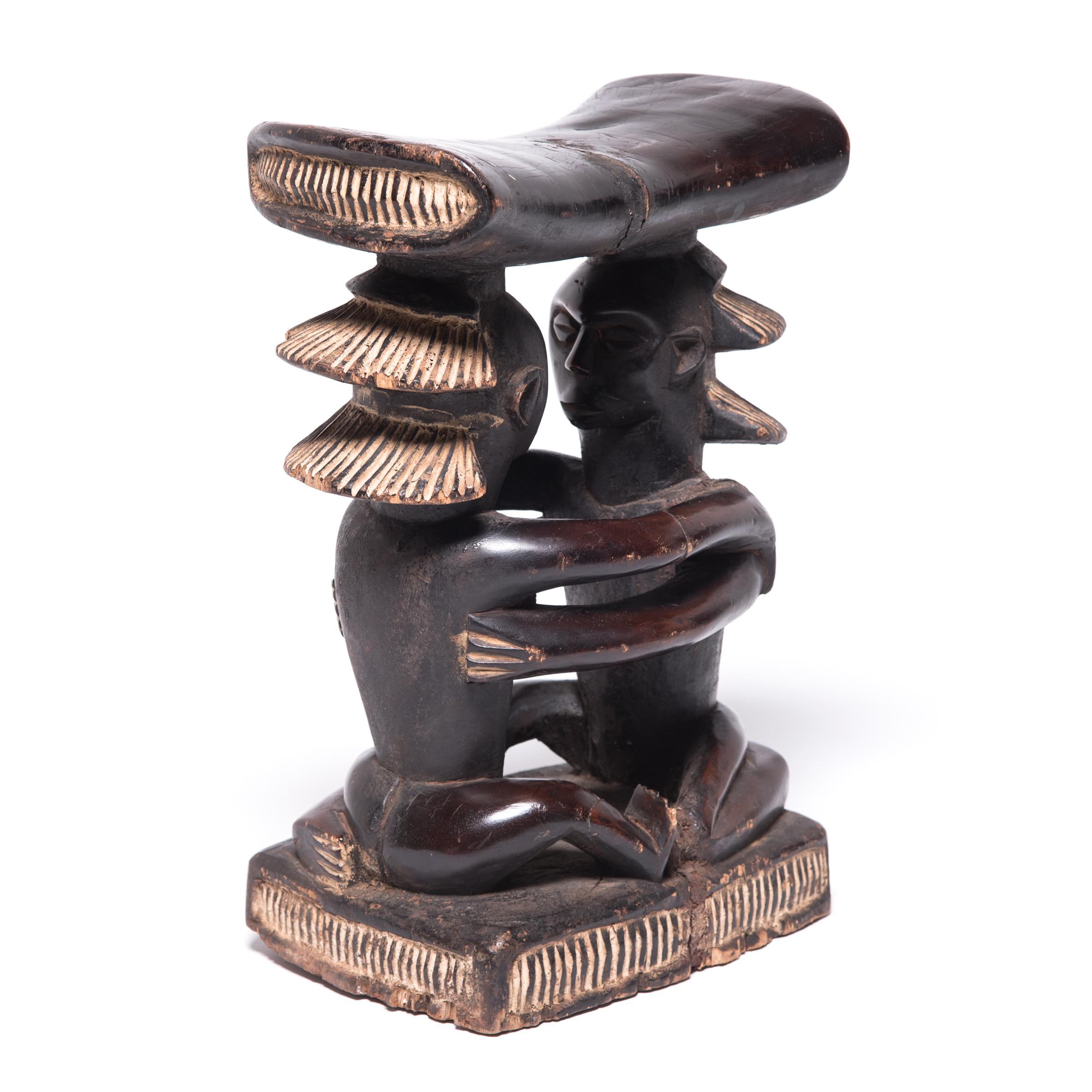 „Embrace“ Luba Kopfstützen-Skulptur (Kongolesisch) im Angebot