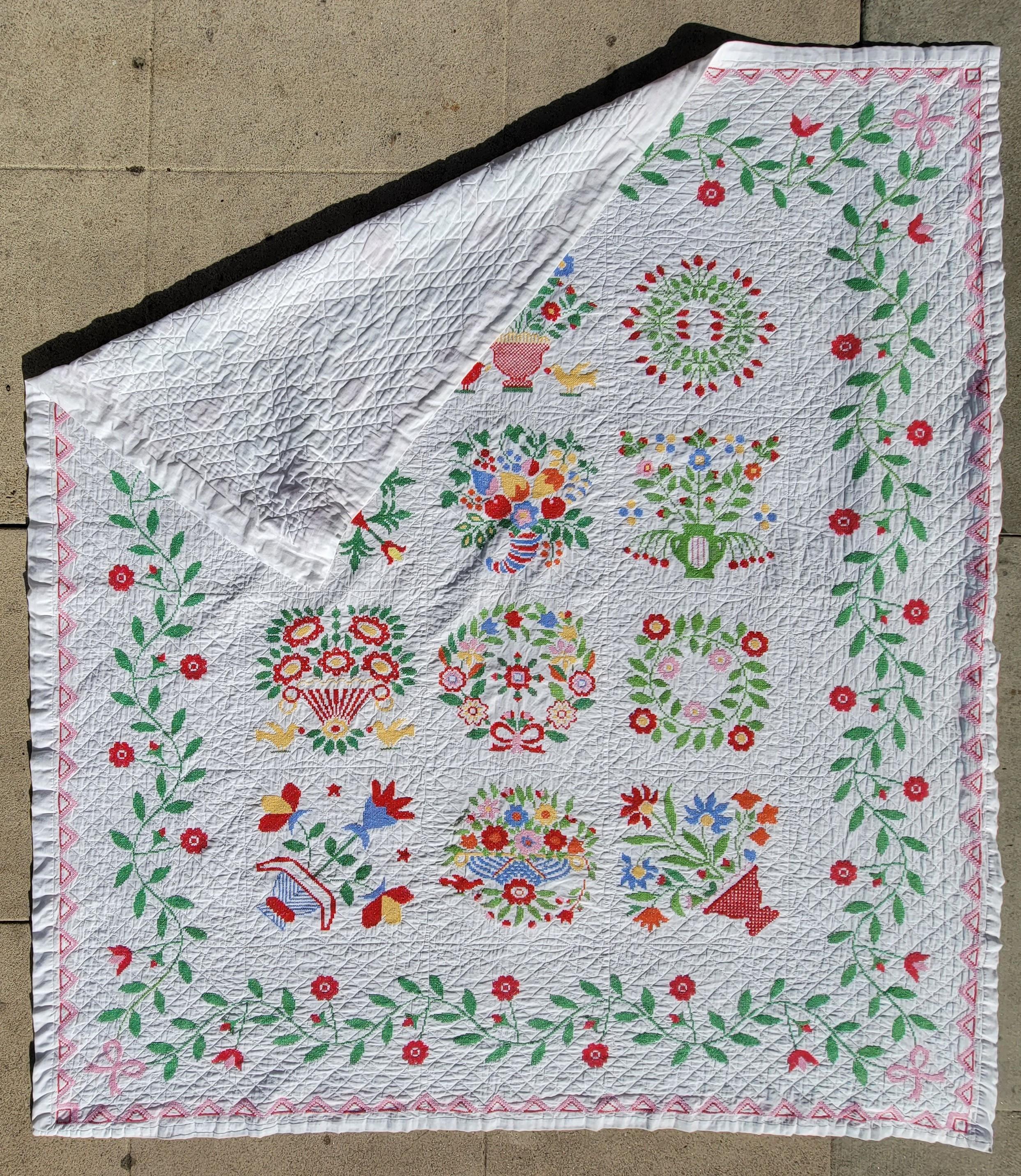 Dieser fein handgestickte Albumquilt ähnelt den frühen applizierten Albumquilts des 19. Jahrhunderts aus Baltimore, Maryland. Dieser Quilt hat eine feine Nadelarbeit und ist in sehr gutem Zustand.