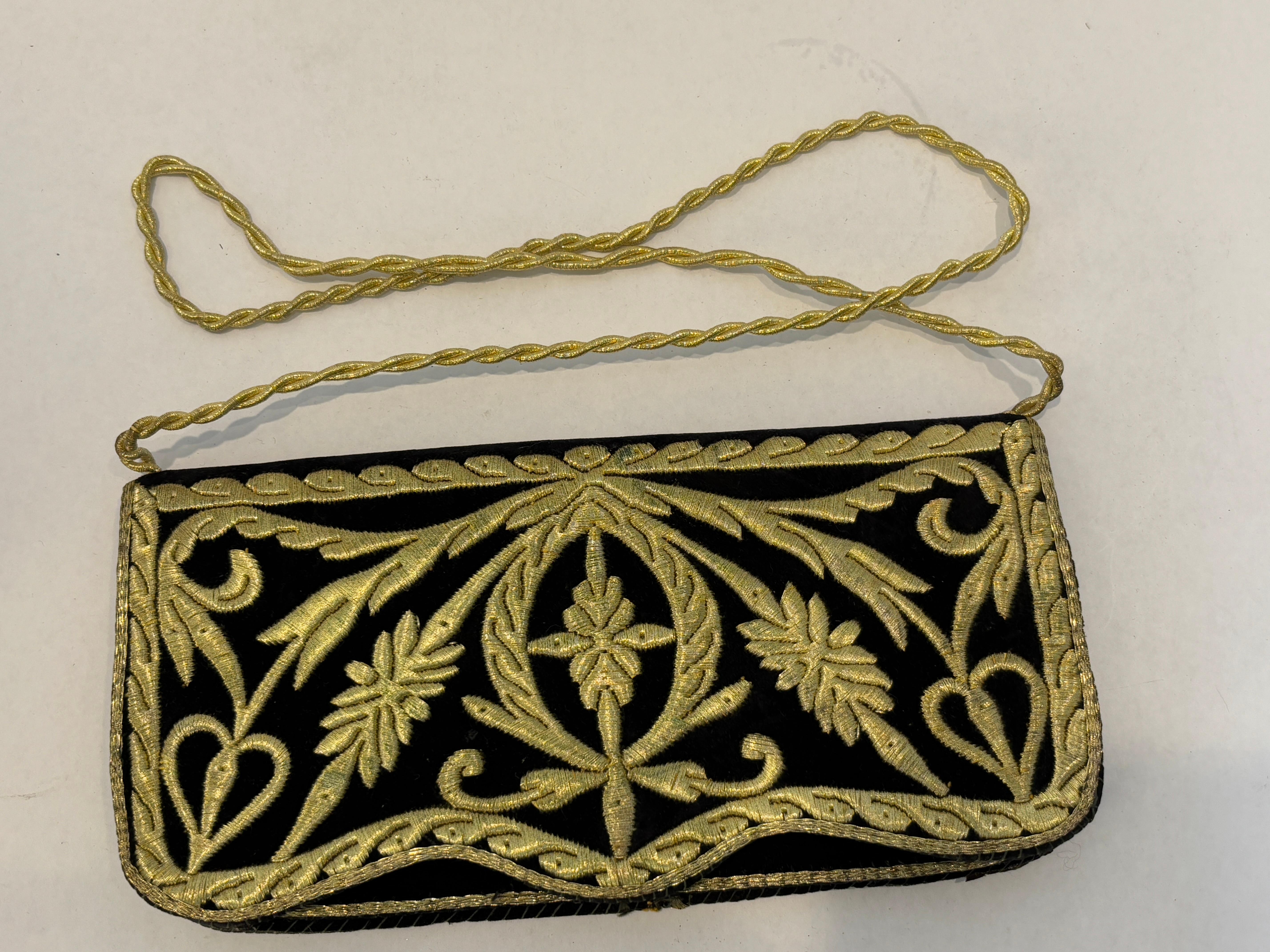 Embroidered Black Velvet Moroccan clutch Vintage 1960s For Sale 7