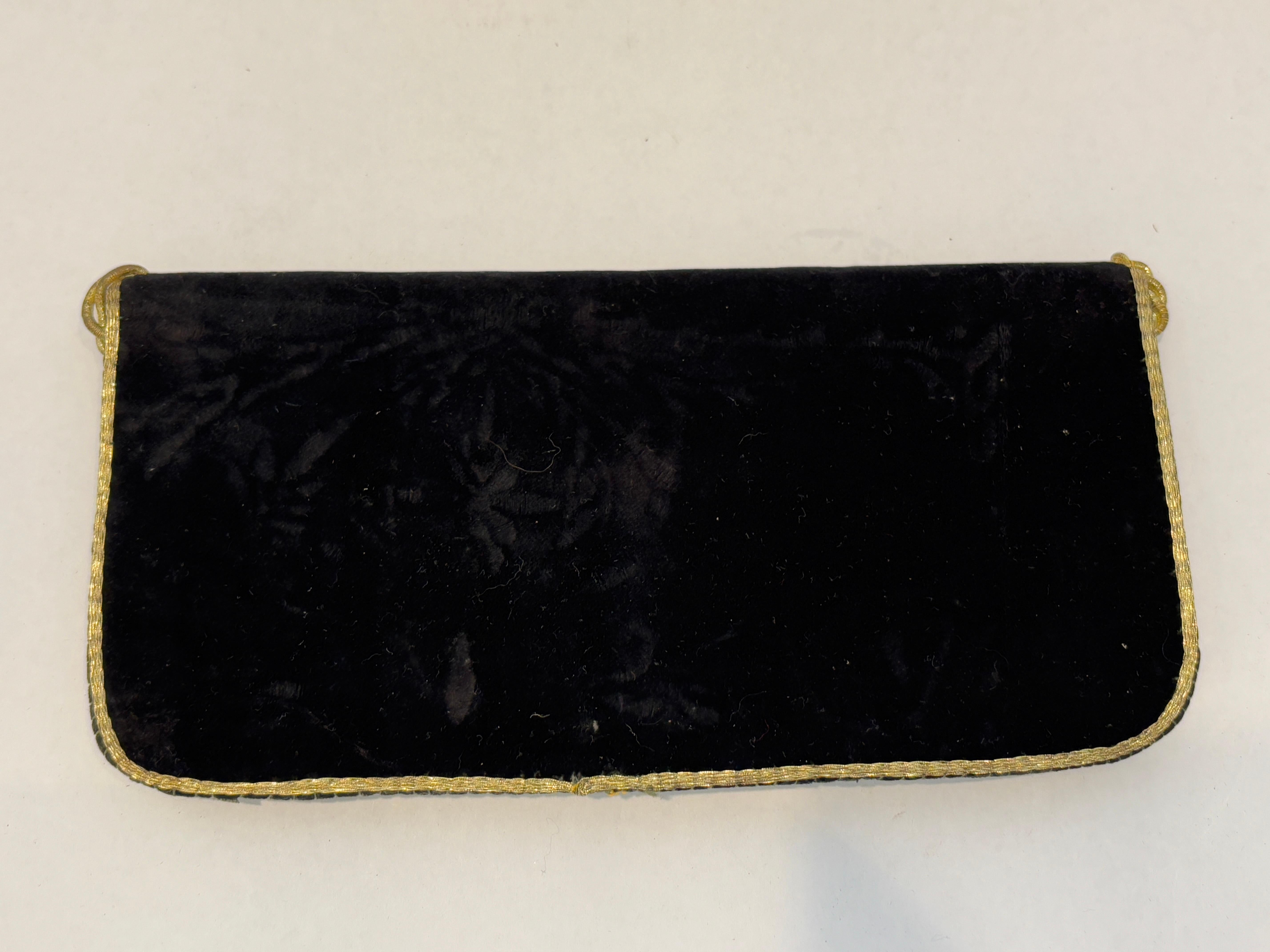 Embroidered Black Velvet Moroccan clutch Vintage 1960s For Sale 4