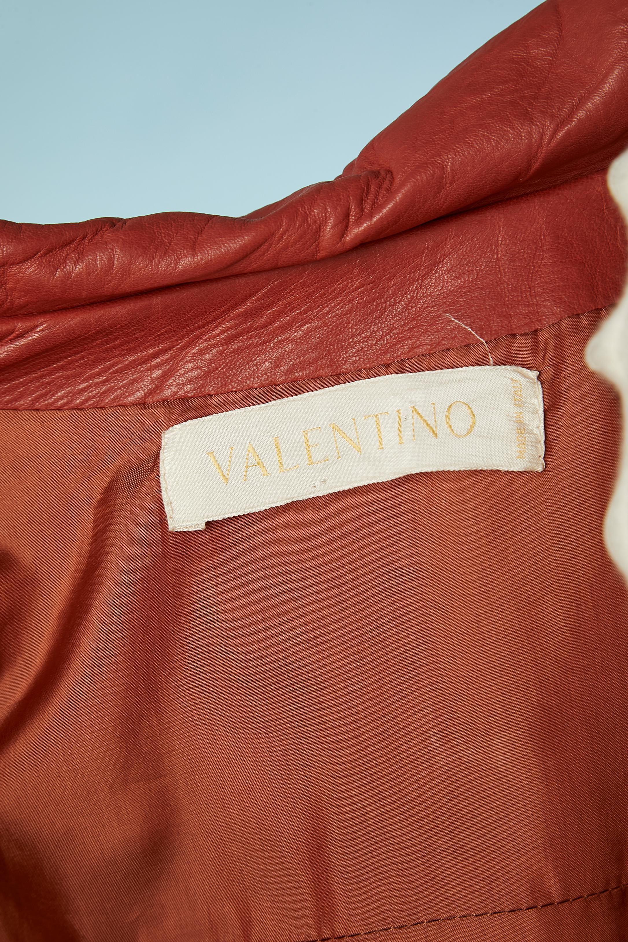 Veste en cuir marron brodée bord à bord avec perles Valentino  en vente 6