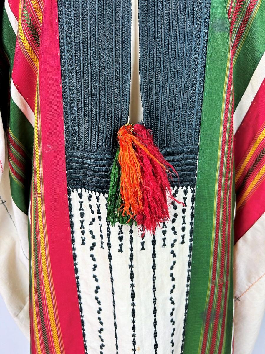 Embroidered cotton blouse with floche silk tassels - Tunisia Circa 1950 In Good Condition For Sale In Toulon, FR