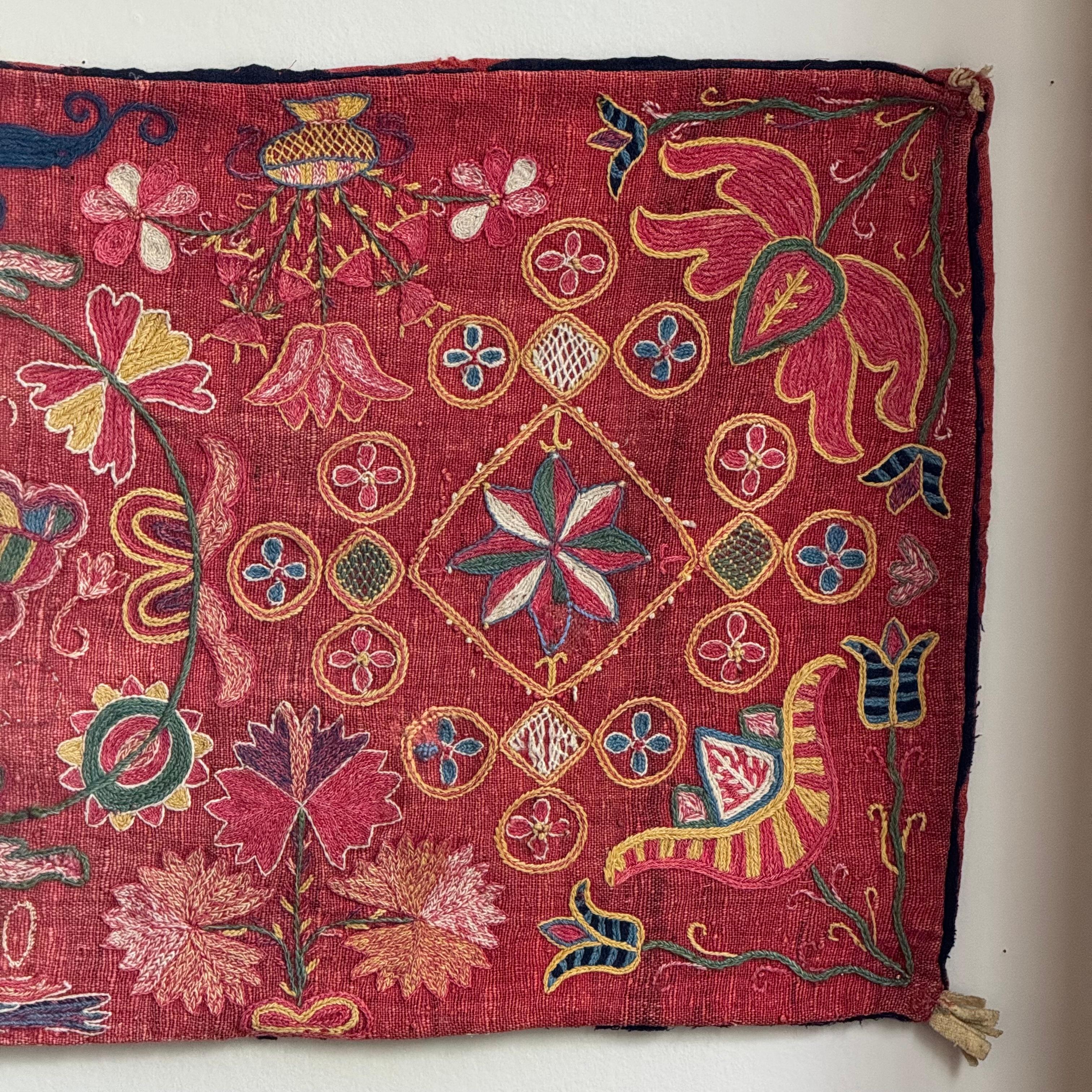 Embroidered Marriage Cushion/ Sweden, 1810 (Schwedisch) im Angebot