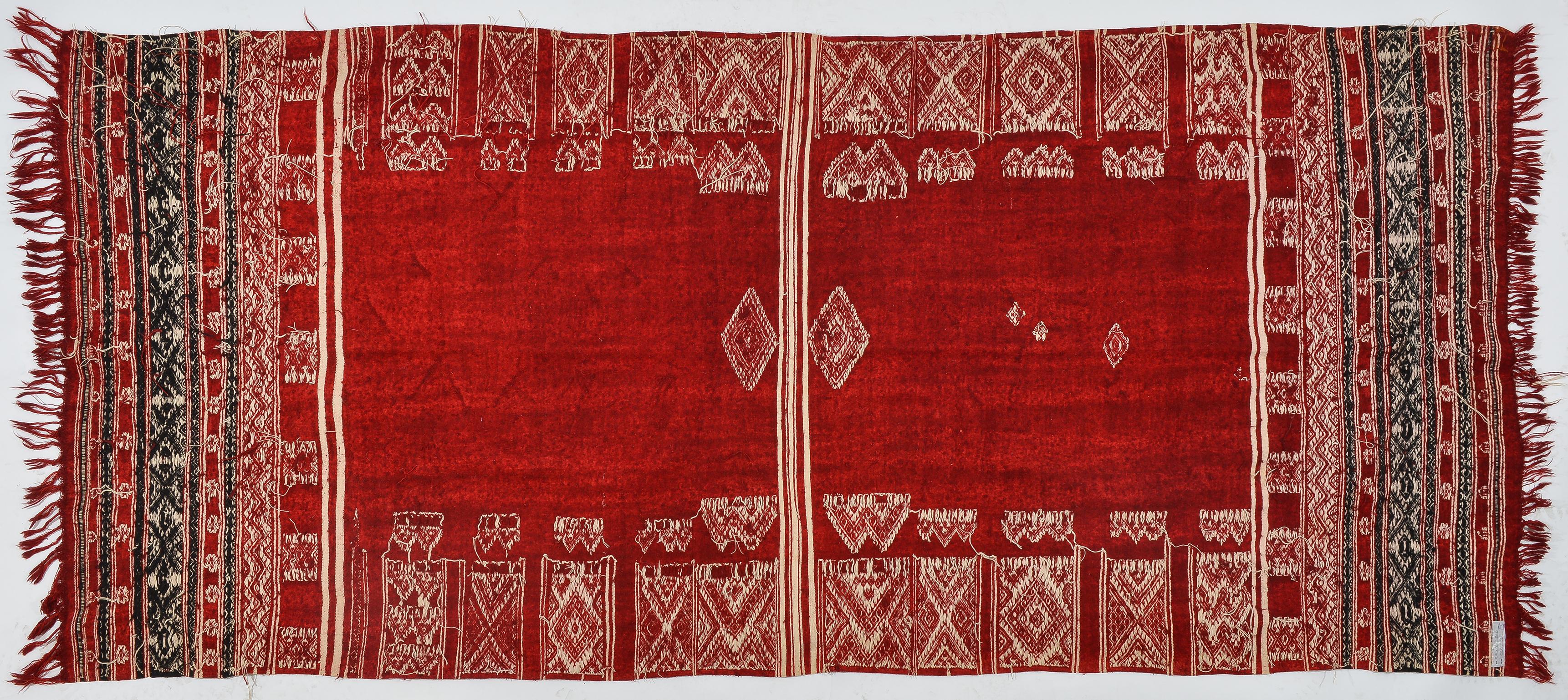 Seltener bestickter Ouedzem Tunisischer Seiden- oder Teppich aus Ouedzem (Stammeskunst) im Angebot