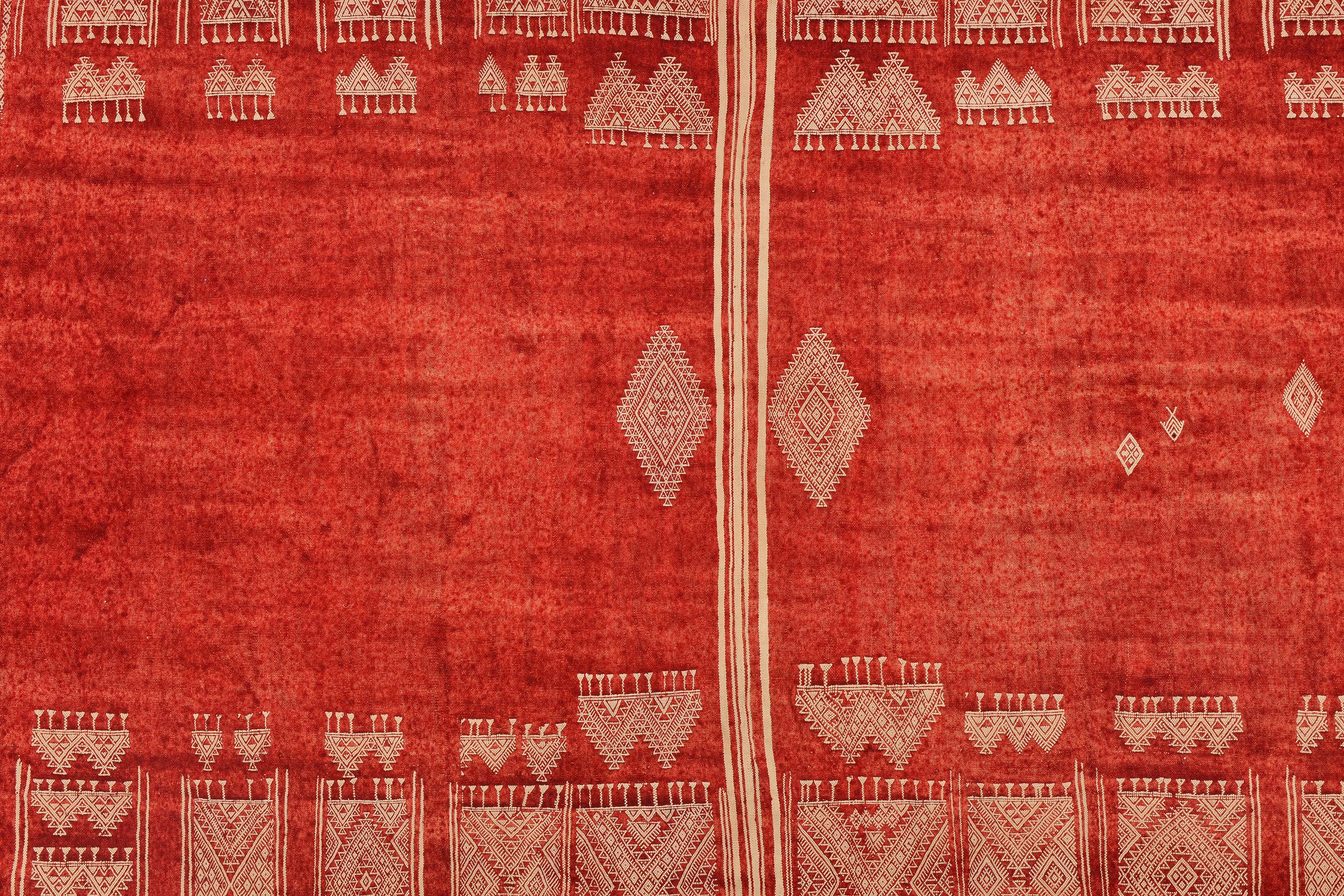 Seltene und Vintage By gestickt  Tunesischer Ouedzem Teppich oder Gewebe - aus privater Sammlung -
 IDEA: Verwenden Sie diesen Artikel auf Ihrem Bett oder an der Wand, wie ein Wandteppich.
Es gibt  ein Kissen zum Ausfüllen: siehe LU1379218228482