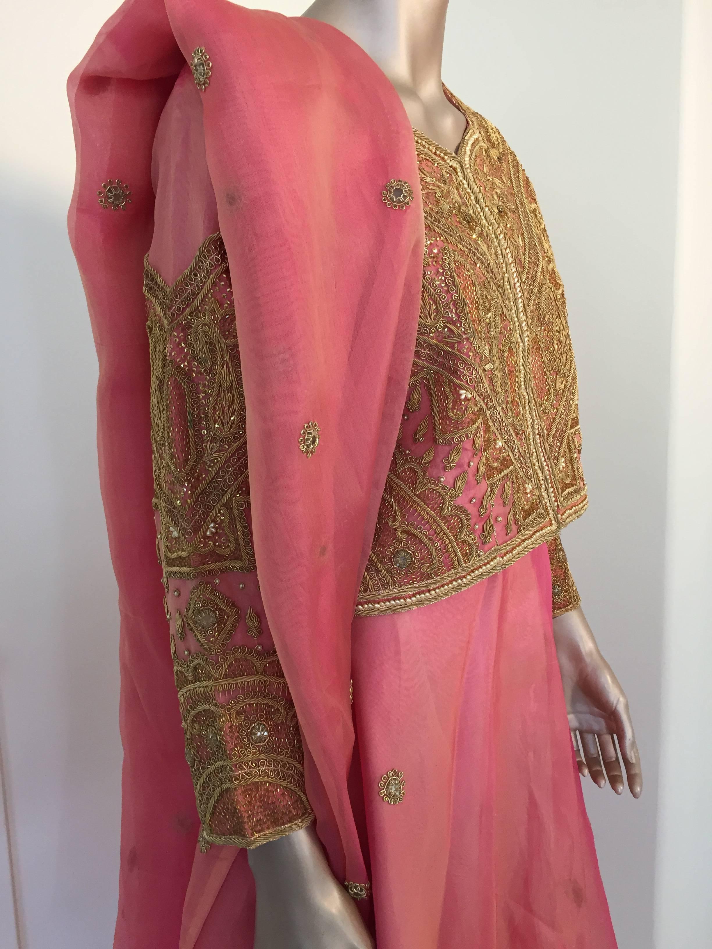 Embroidered Pink and Gold Silk Evening 3 Pieces Gown Vest and Skirt and Shawl For Sale 3