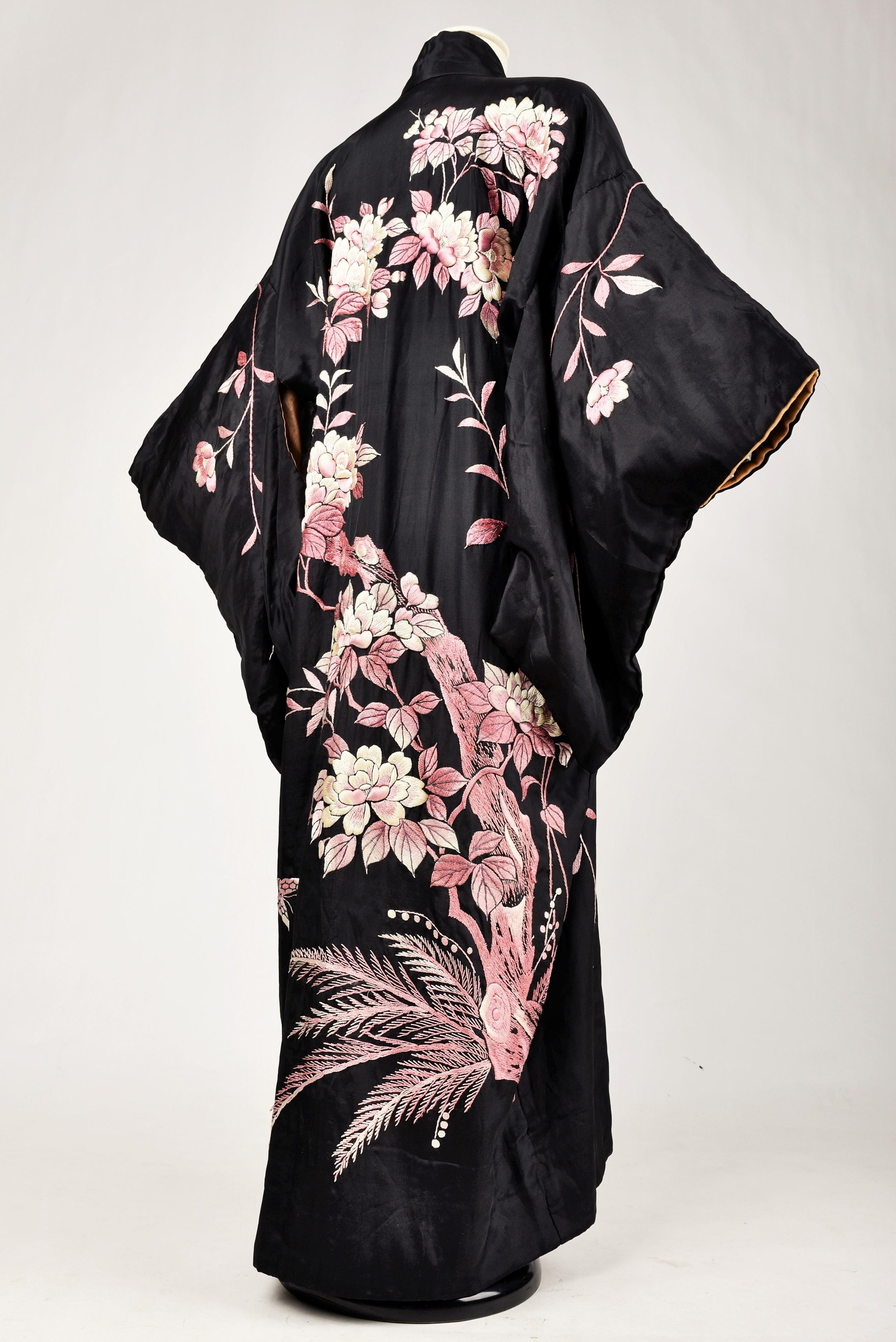 Embroidered Taffeta Evening Kimono - Japan for European fashion Circa 1920/1940 8