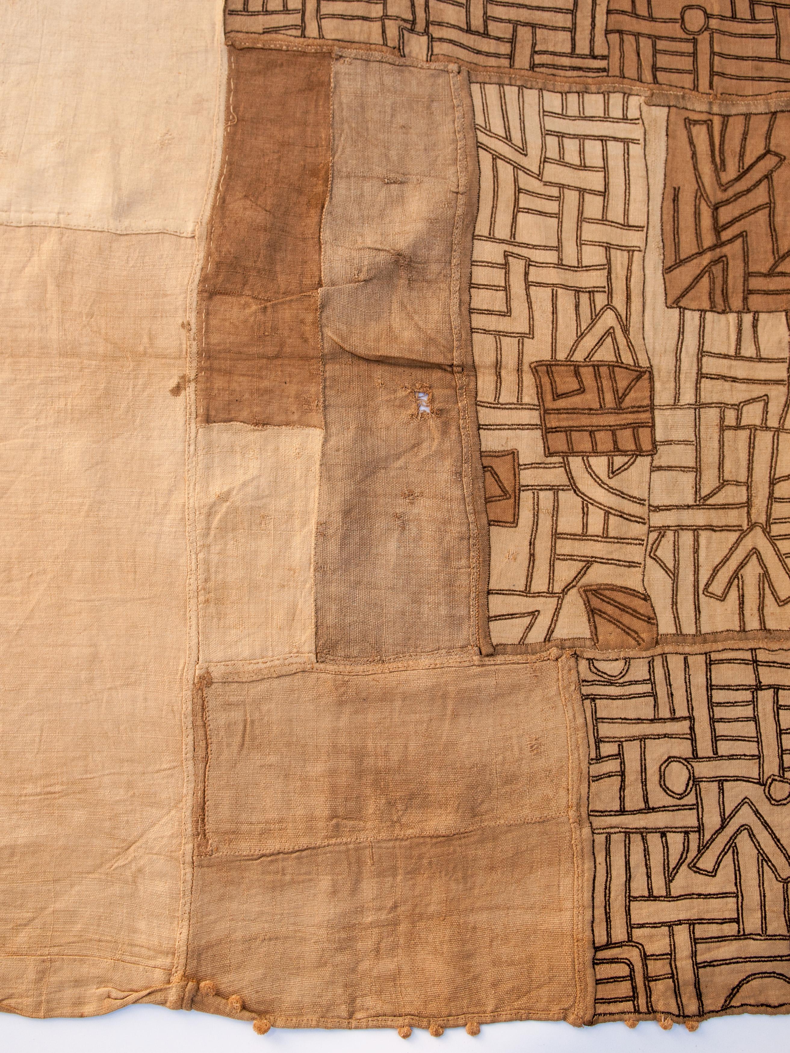 Jupe enveloppante tribale brodée:: fibre de raphia:: milieu du 20e siècle:: Kuba:: R.D. Congo 9