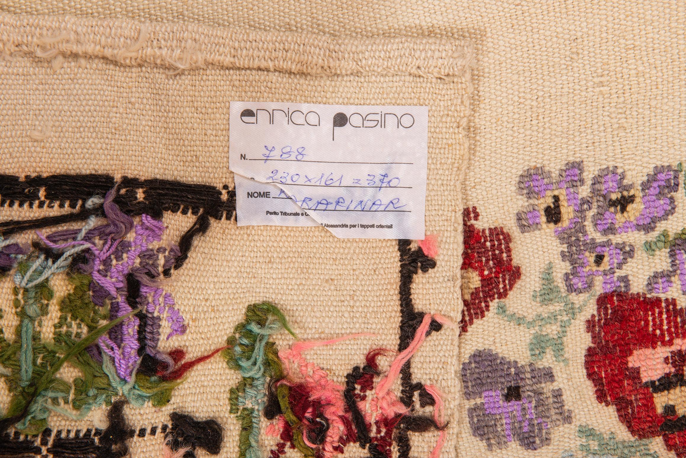 Nr. 788 - Handbestickter Teppich oder Stoff von jungen türkischen Nomadenmädchen für ihre Hochzeitsaussteuer. Flachwellen-Kelim: Dies ist kein echter Teppich, sondern ein von jungen türkischen Nomadenmädchen gefertigter Stoff, der sehr selten