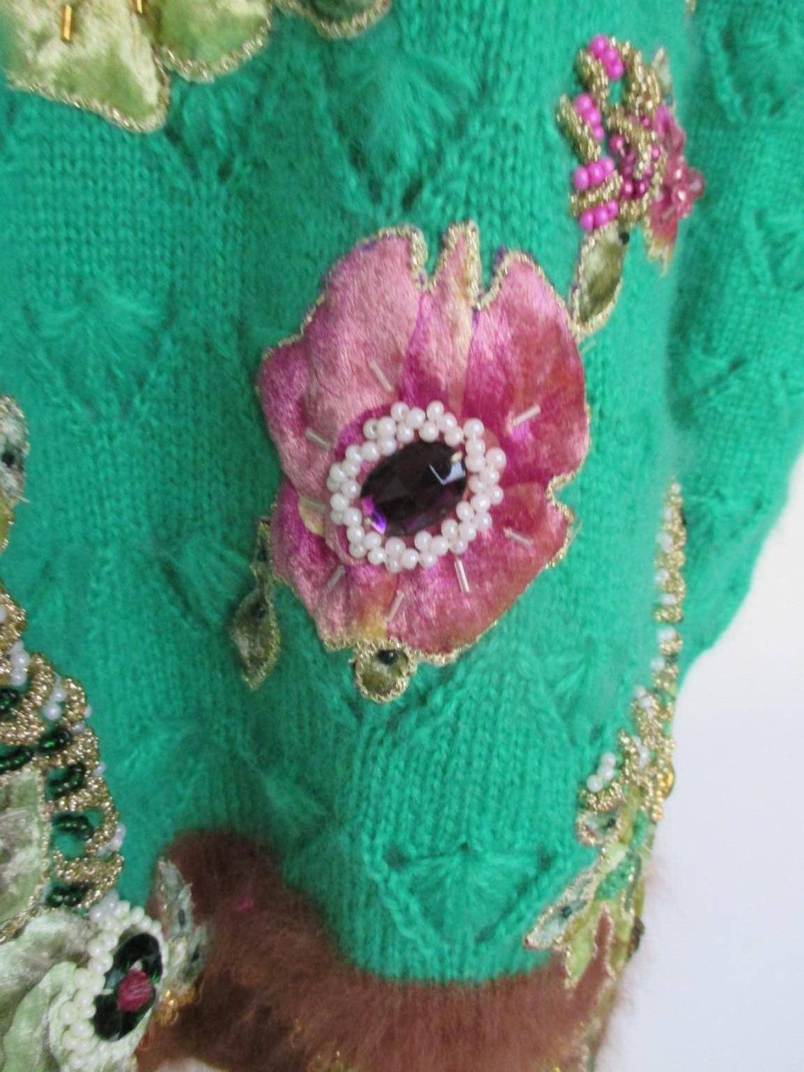 embroidered cardigan with flower appliqués In Good Condition For Sale In Amsterdam, NL