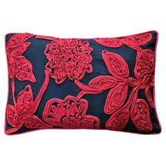 Embroideres Floral pillow 