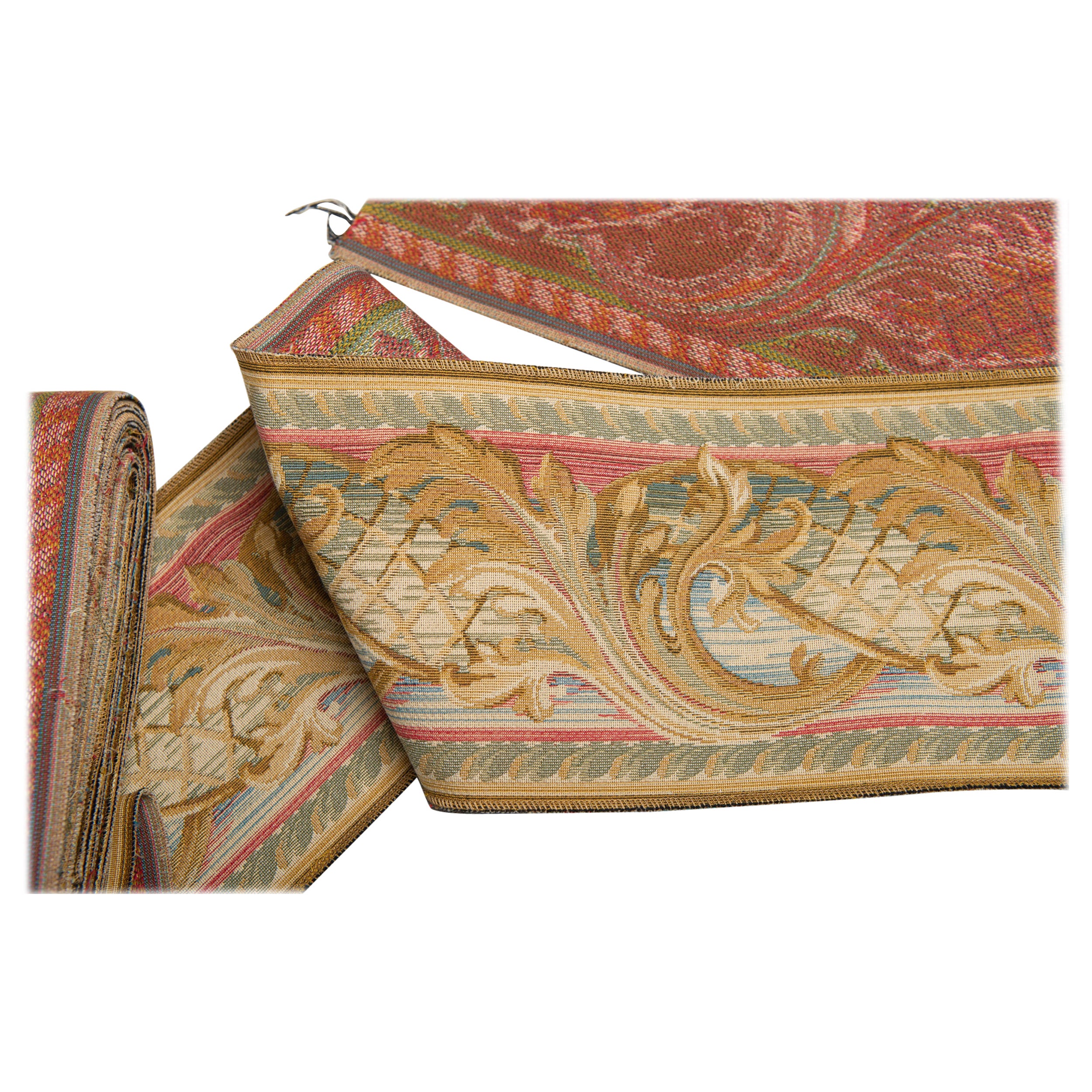 Bordure de broderie  ou des passementeries dans des couleurs pastel