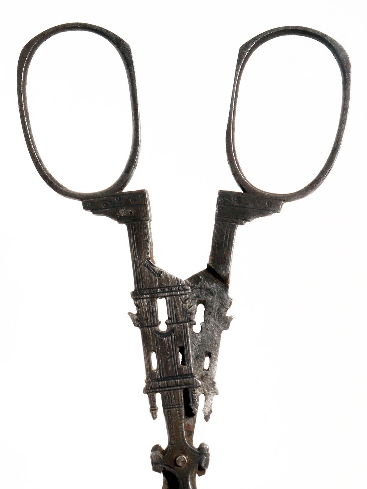 Embroidery Scissors, Iron, in the Shape of a Tower, Germany, 1840 For Sale 2