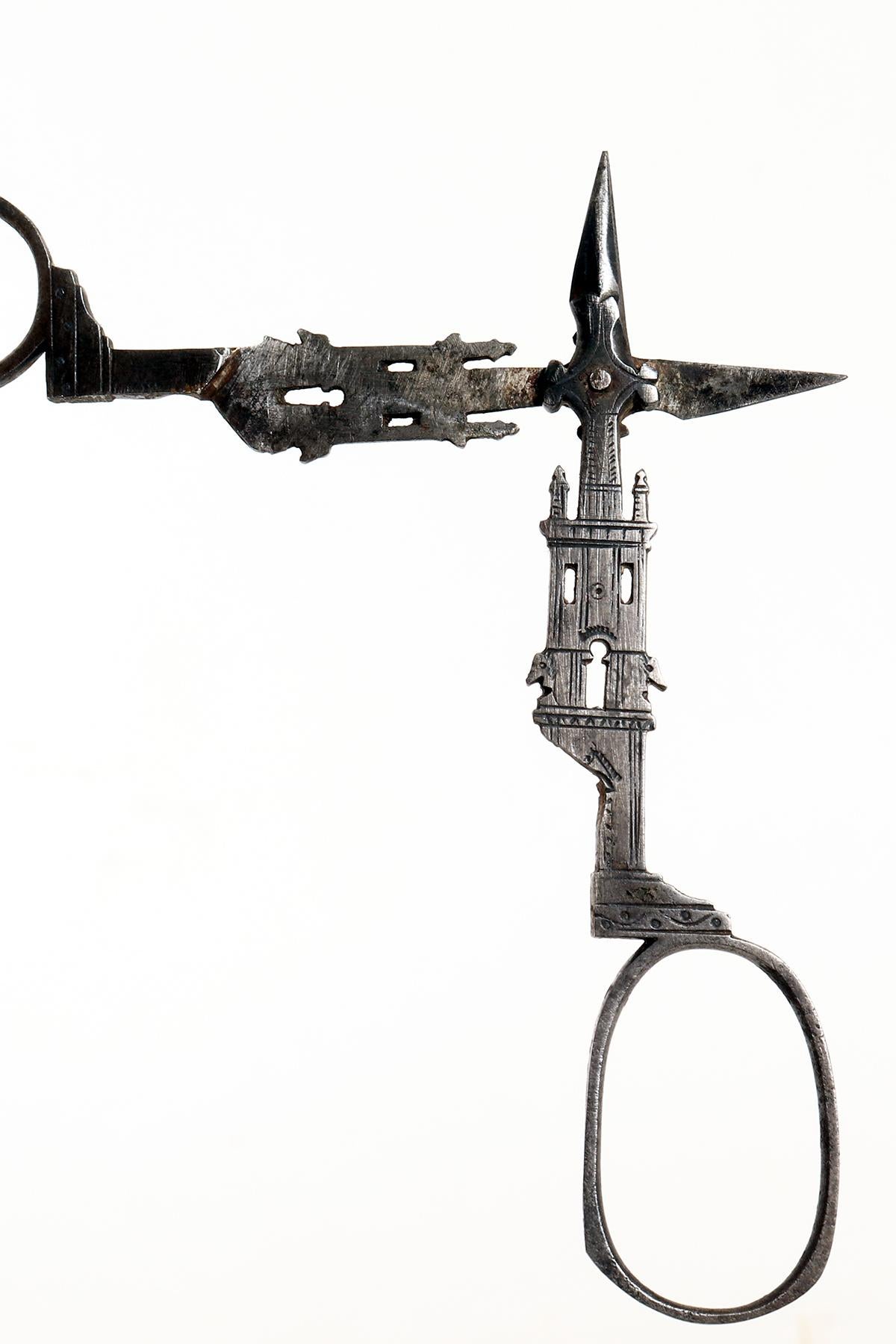 Embroidery Scissors, Iron, in the Shape of a Tower, Germany, 1840 For Sale 3