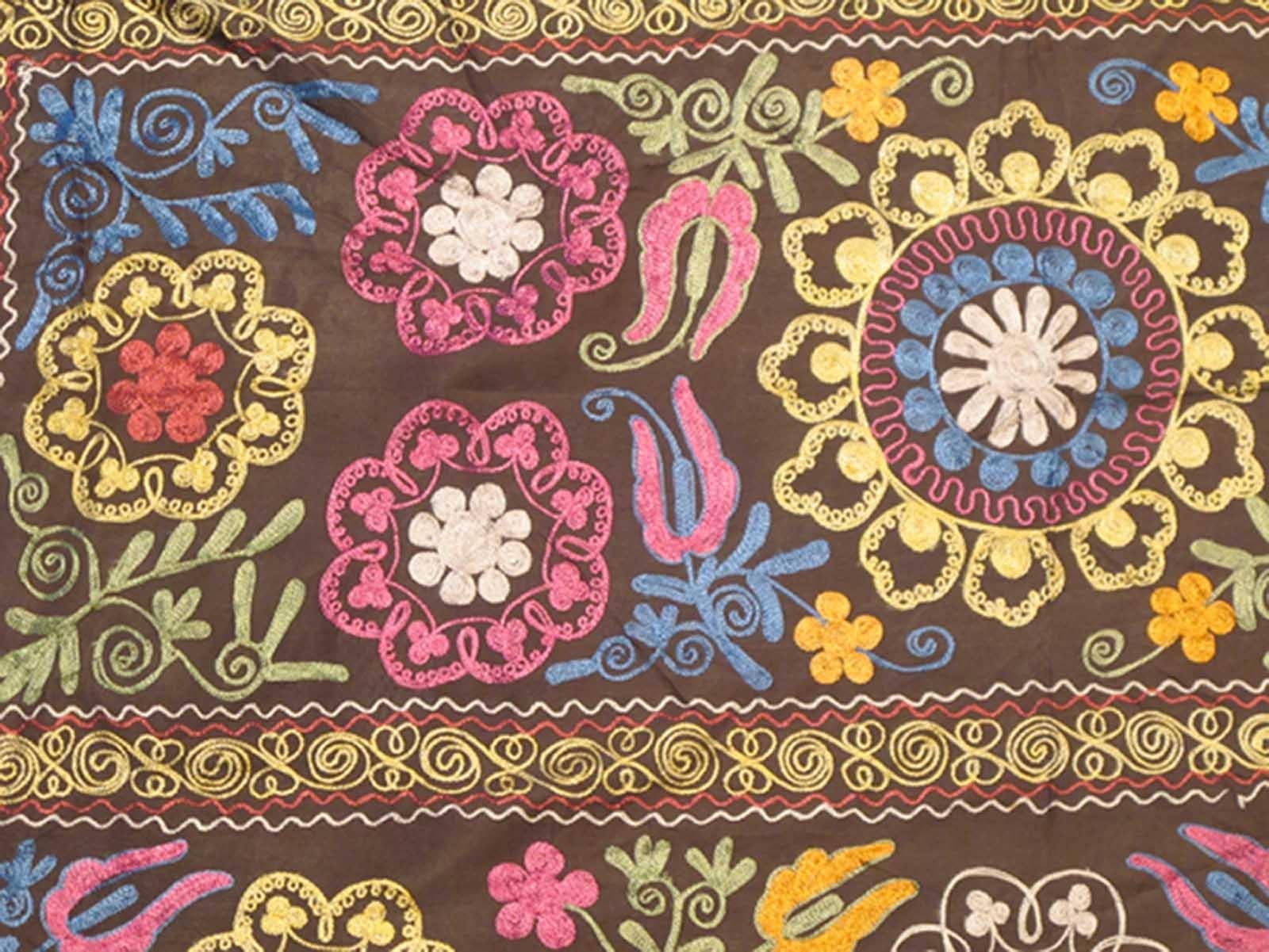 Embroidery Suzani with Floral Design and Beautiful Vivid Colors In Good Condition For Sale In Atlanta, GA