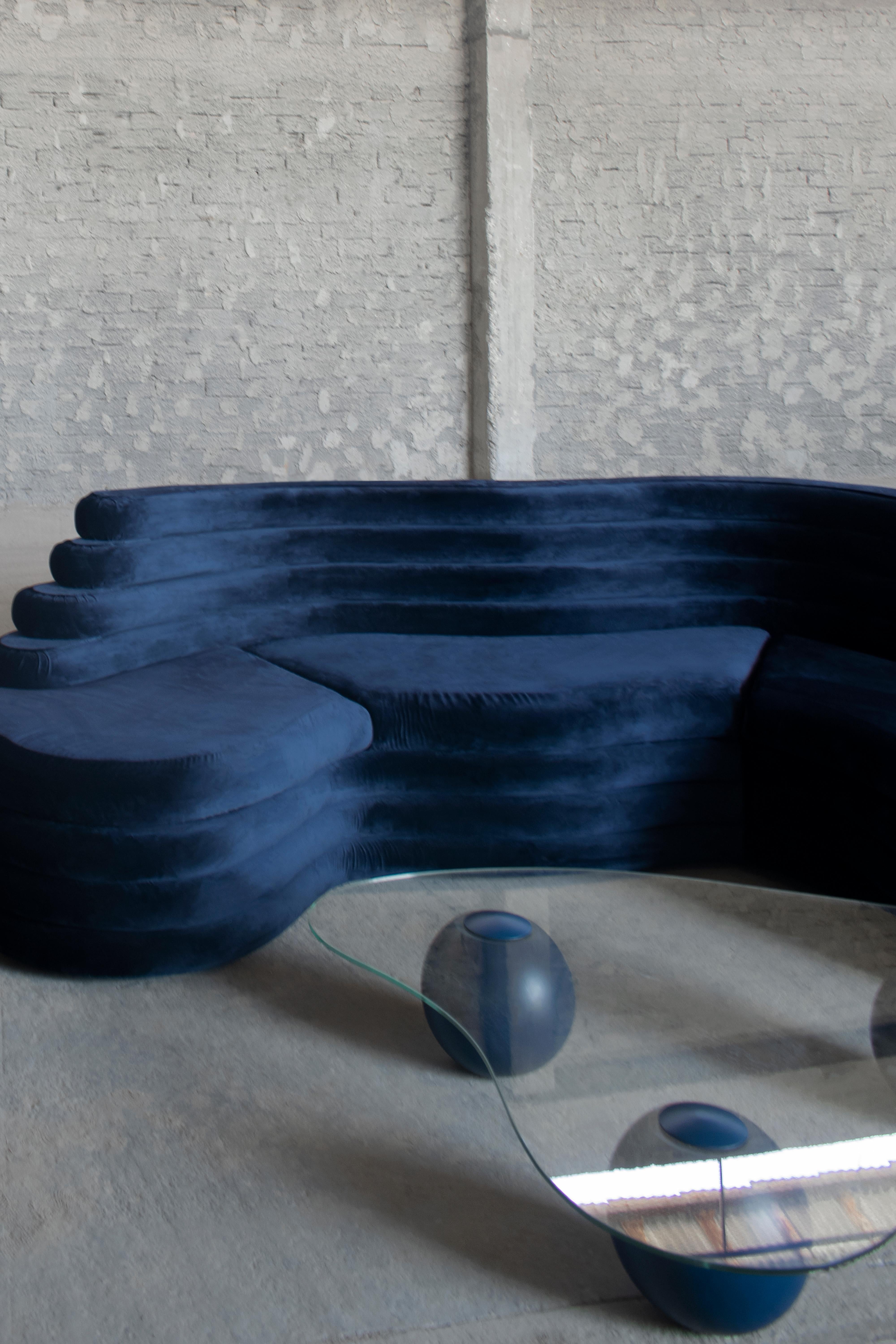 EMBRYO Blaues Samt-Sofa/Kommode (Space Age) im Angebot