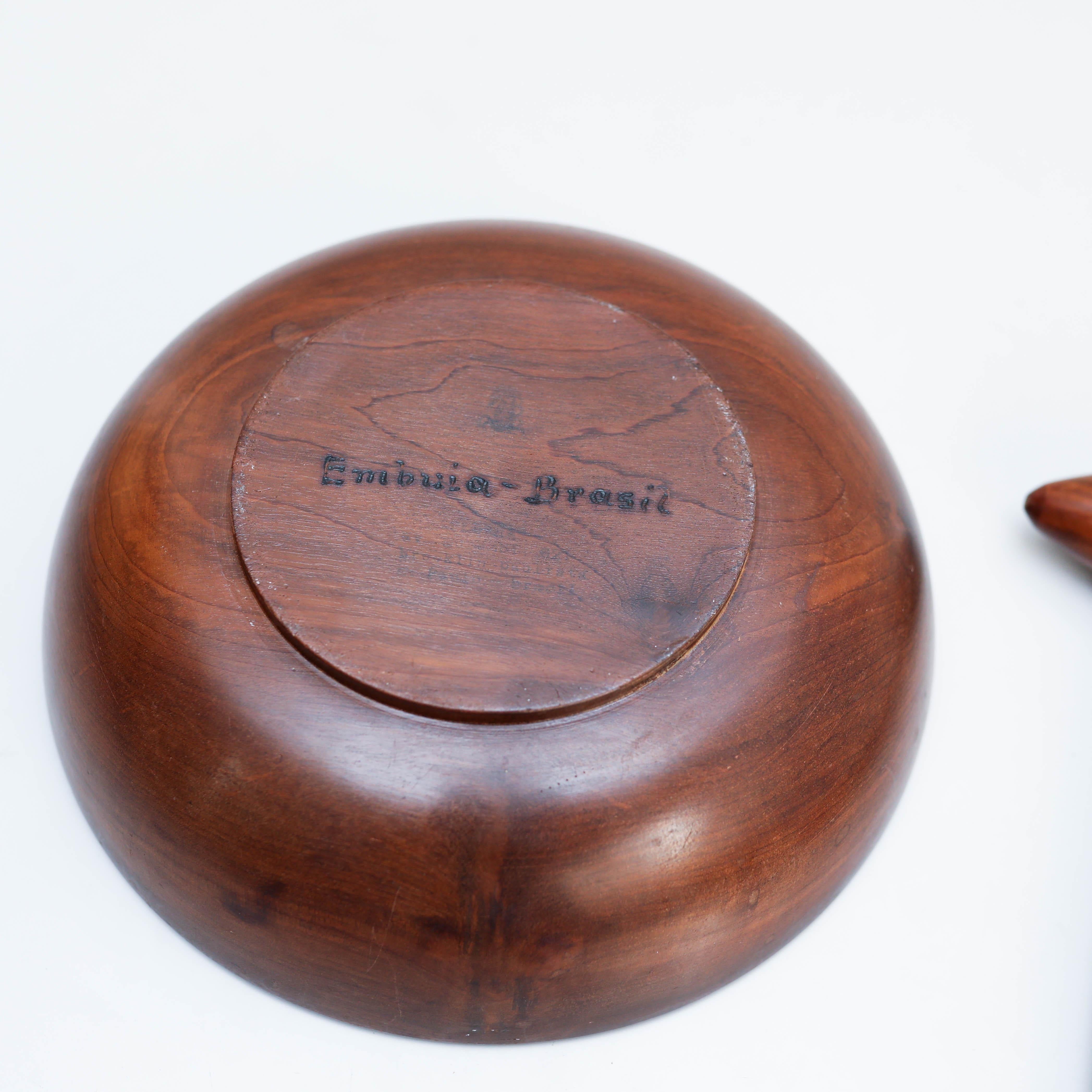 Metà XX secolo Schiaccianoci Embuia Brazil Mi- Century Modern Wood in vendita