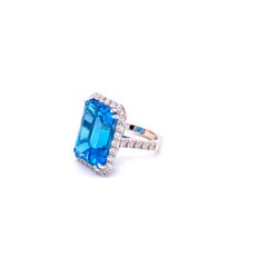 EMCR18X13 - Ring aus 18 Karat Weißgold mit Schweizer blauem Topas und Diamanten